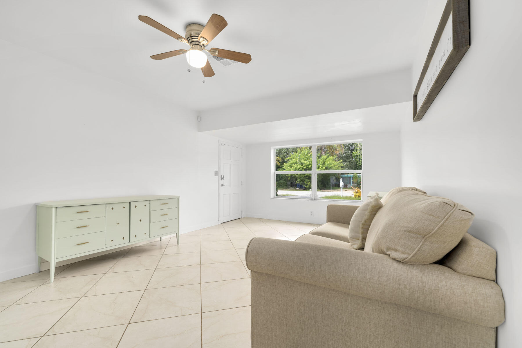 VINIK NO 2 - Residential Lease