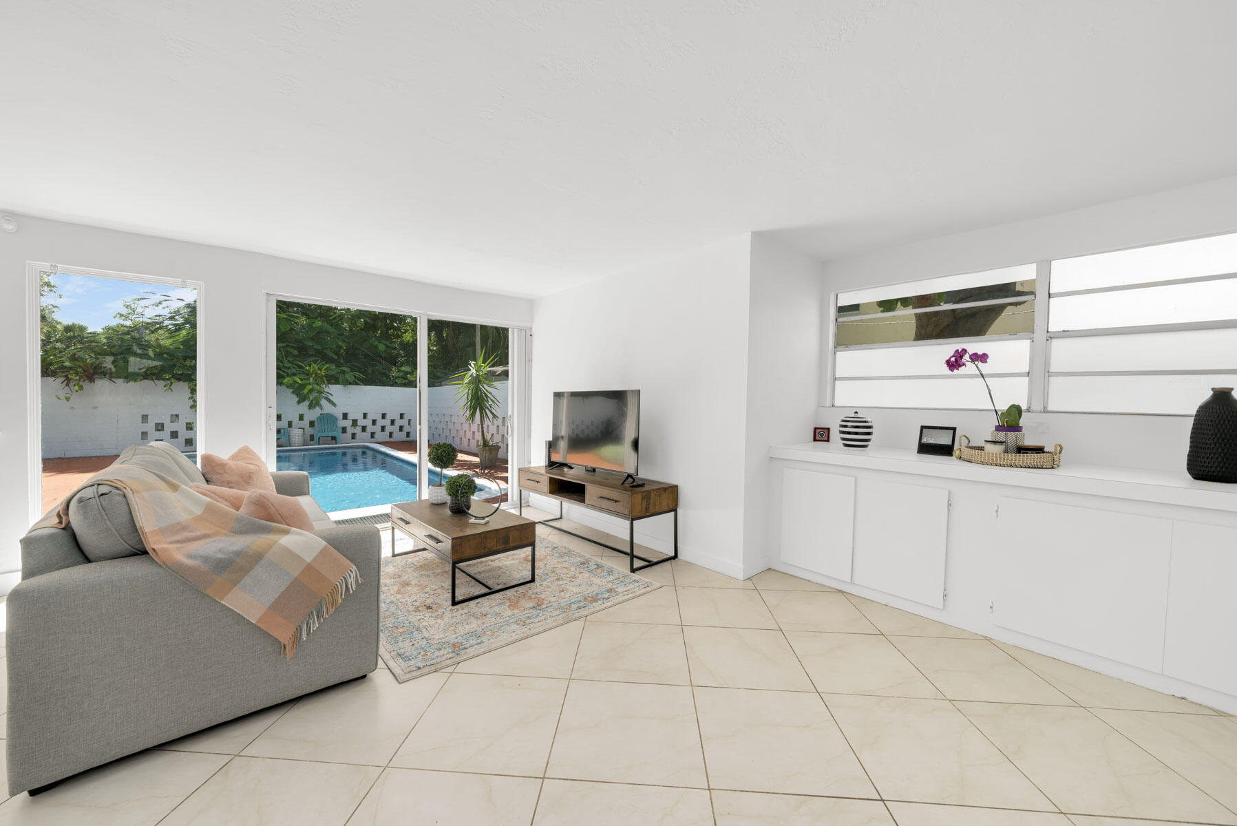 VINIK NO 2 - Residential Lease