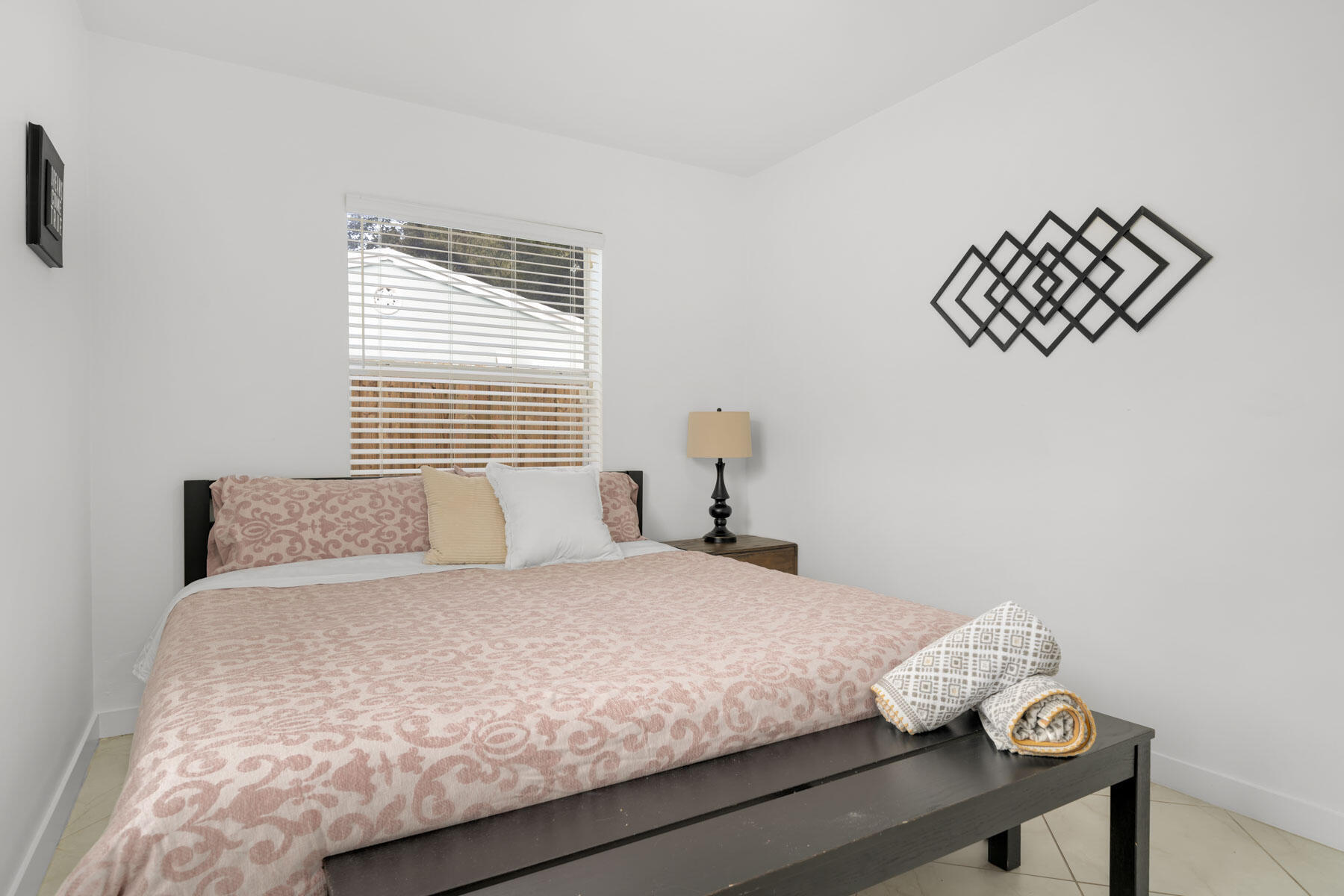 VINIK NO 2 - Residential Lease