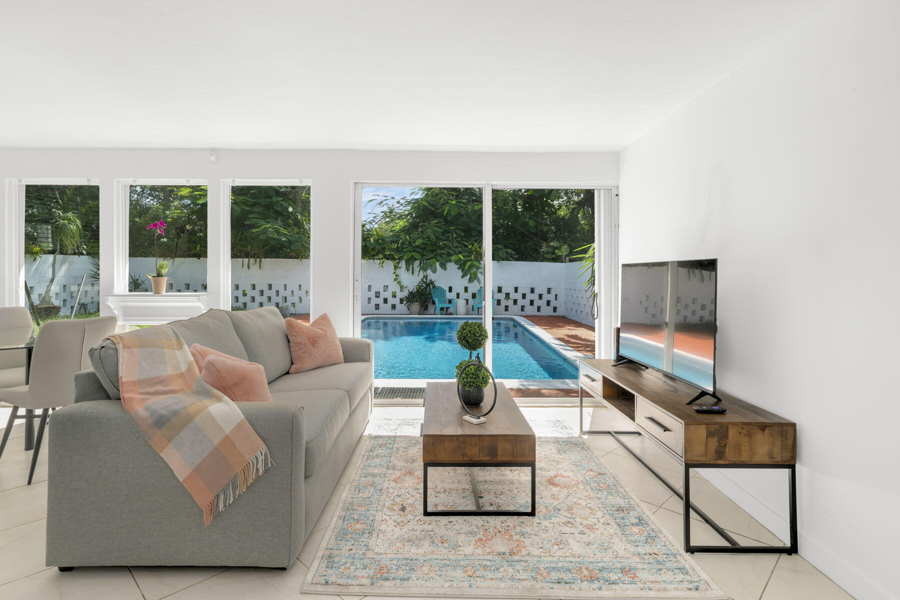 VINIK NO 2 - Residential Lease