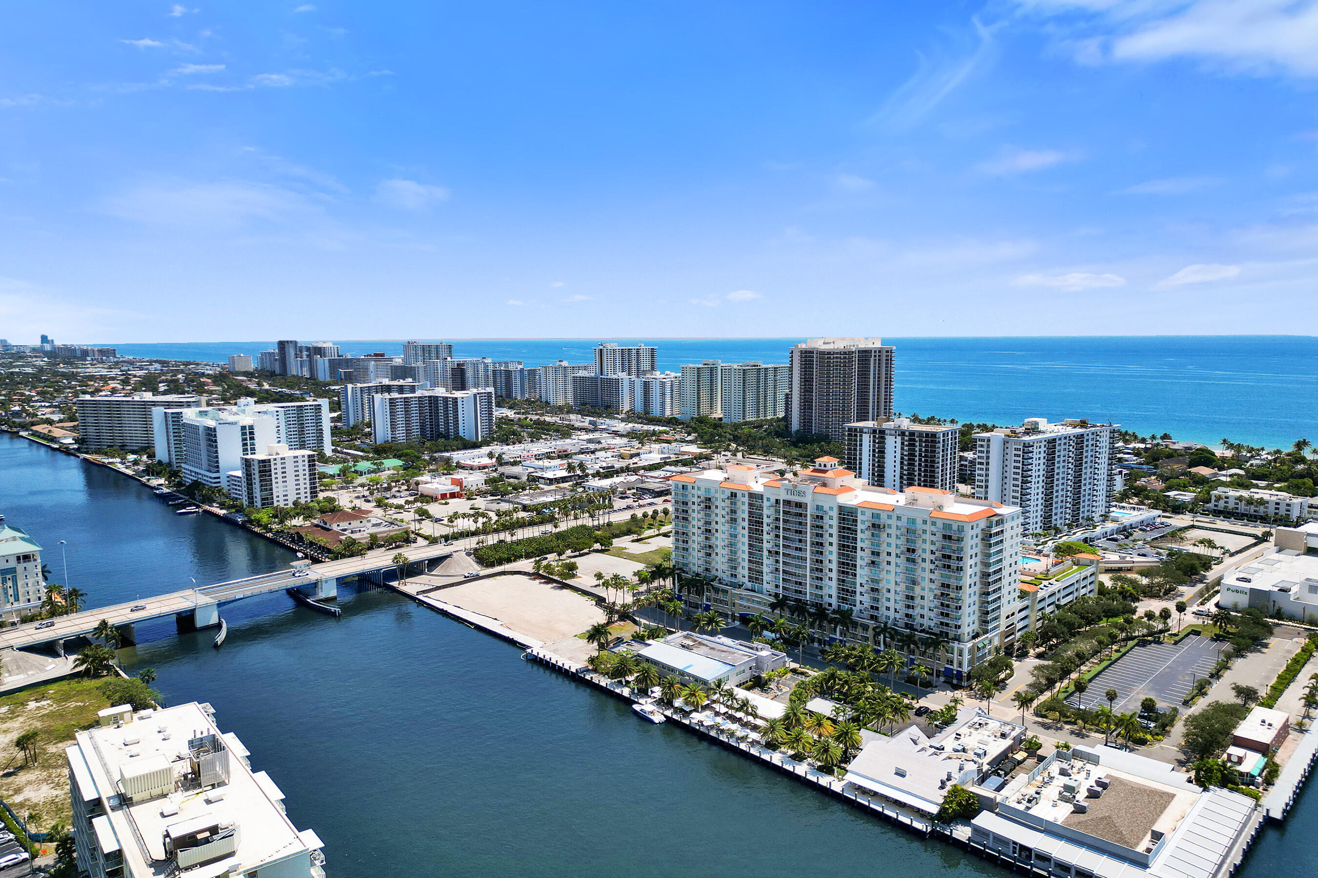 TIDES AT BRIDGESIDE SQUARE - Residential