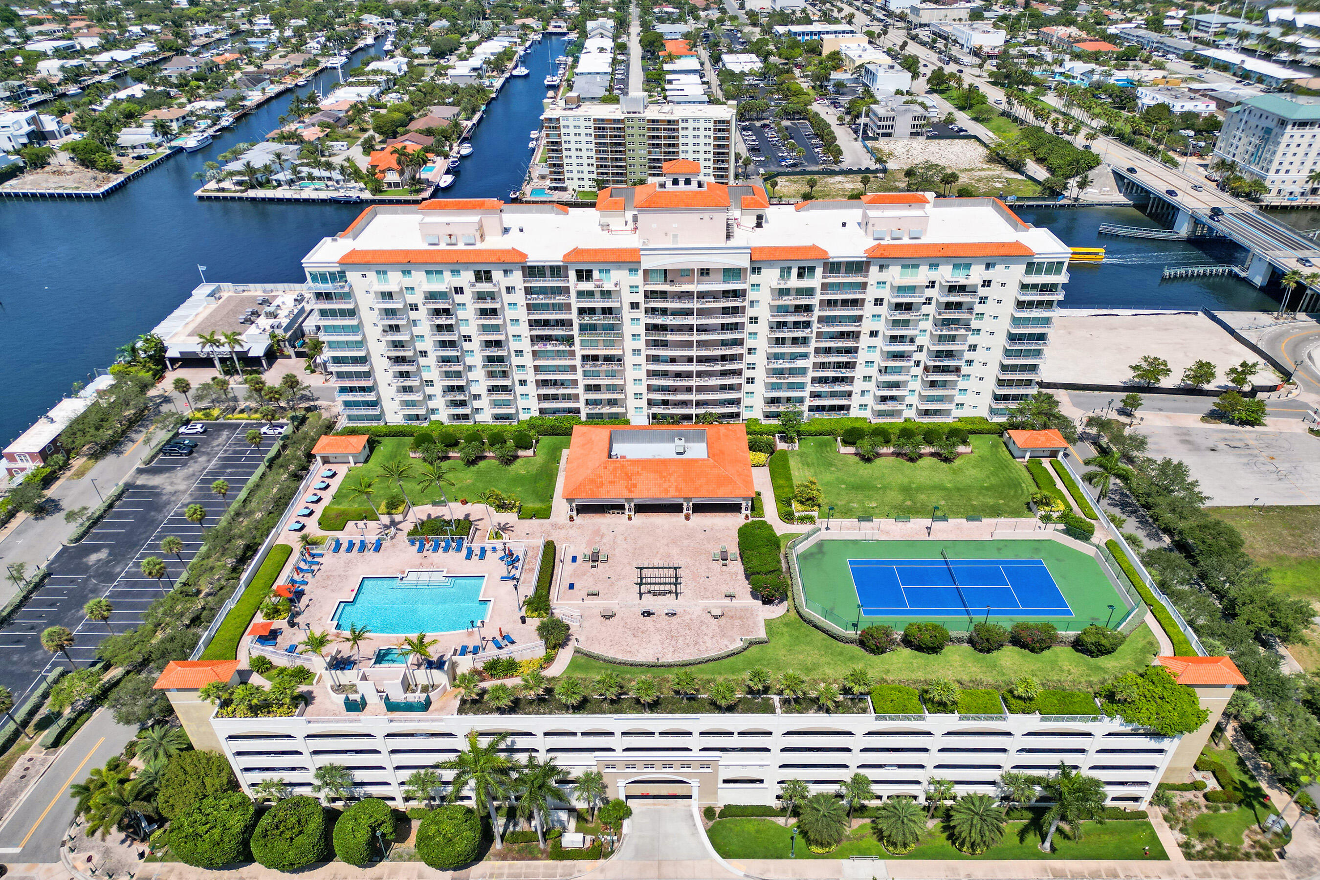 TIDES AT BRIDGESIDE SQUARE - Residential