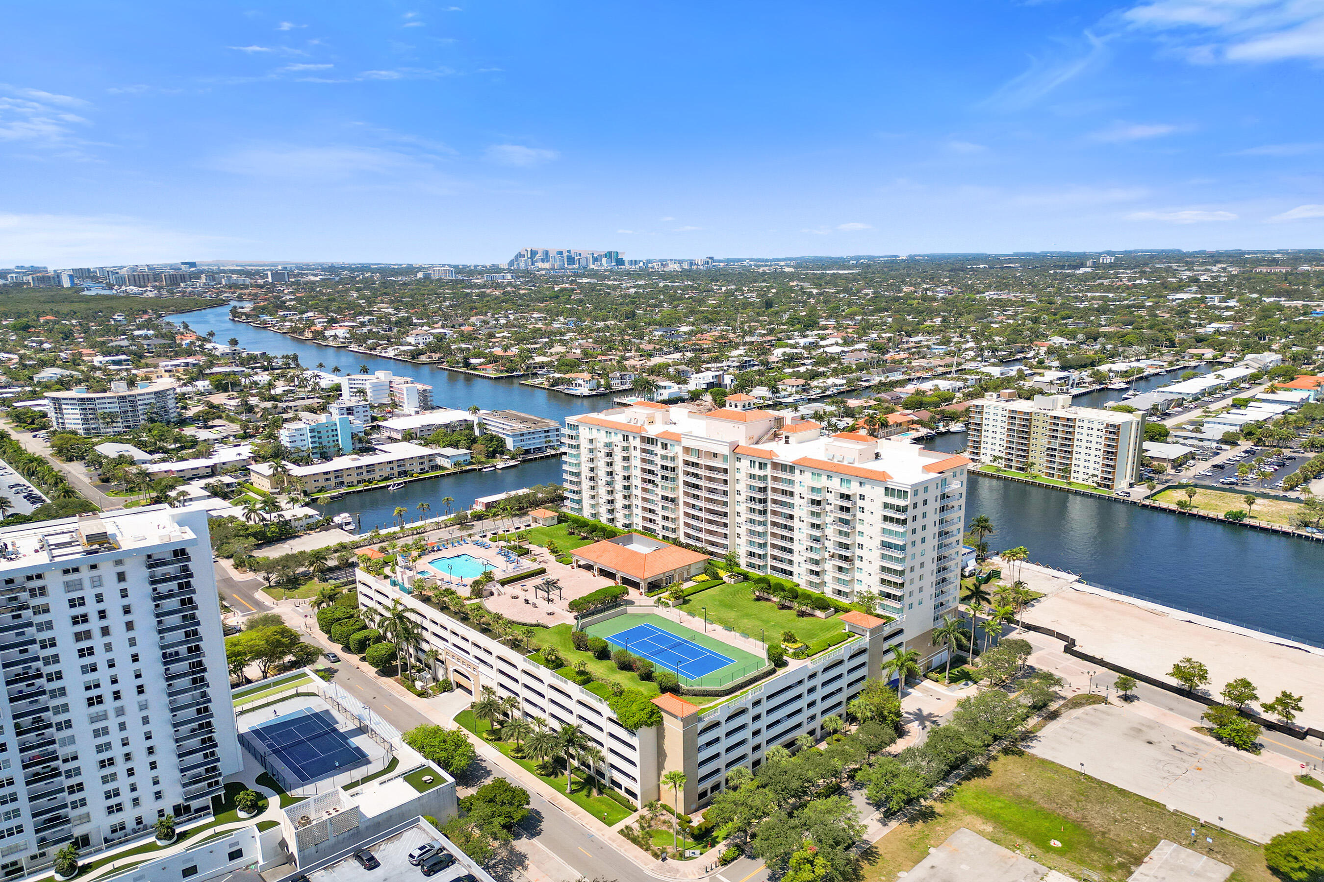 TIDES AT BRIDGESIDE SQUARE - Residential