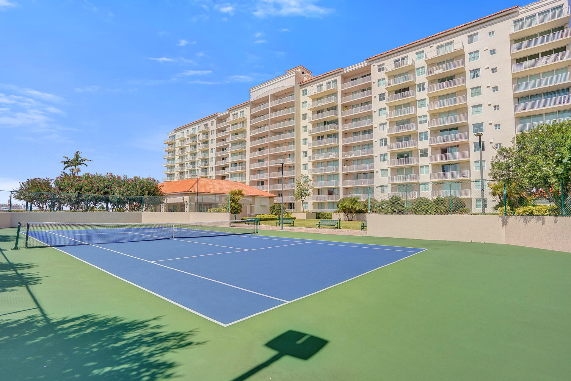 TIDES AT BRIDGESIDE SQUARE - Residential