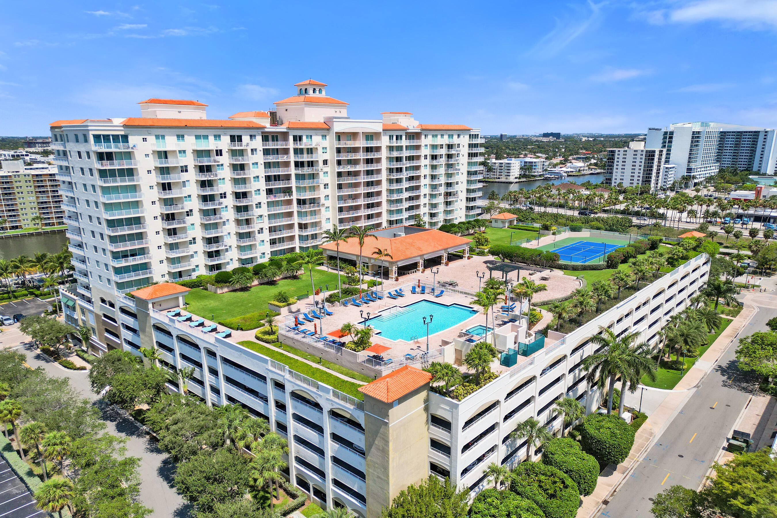 TIDES AT BRIDGESIDE SQUARE - Residential