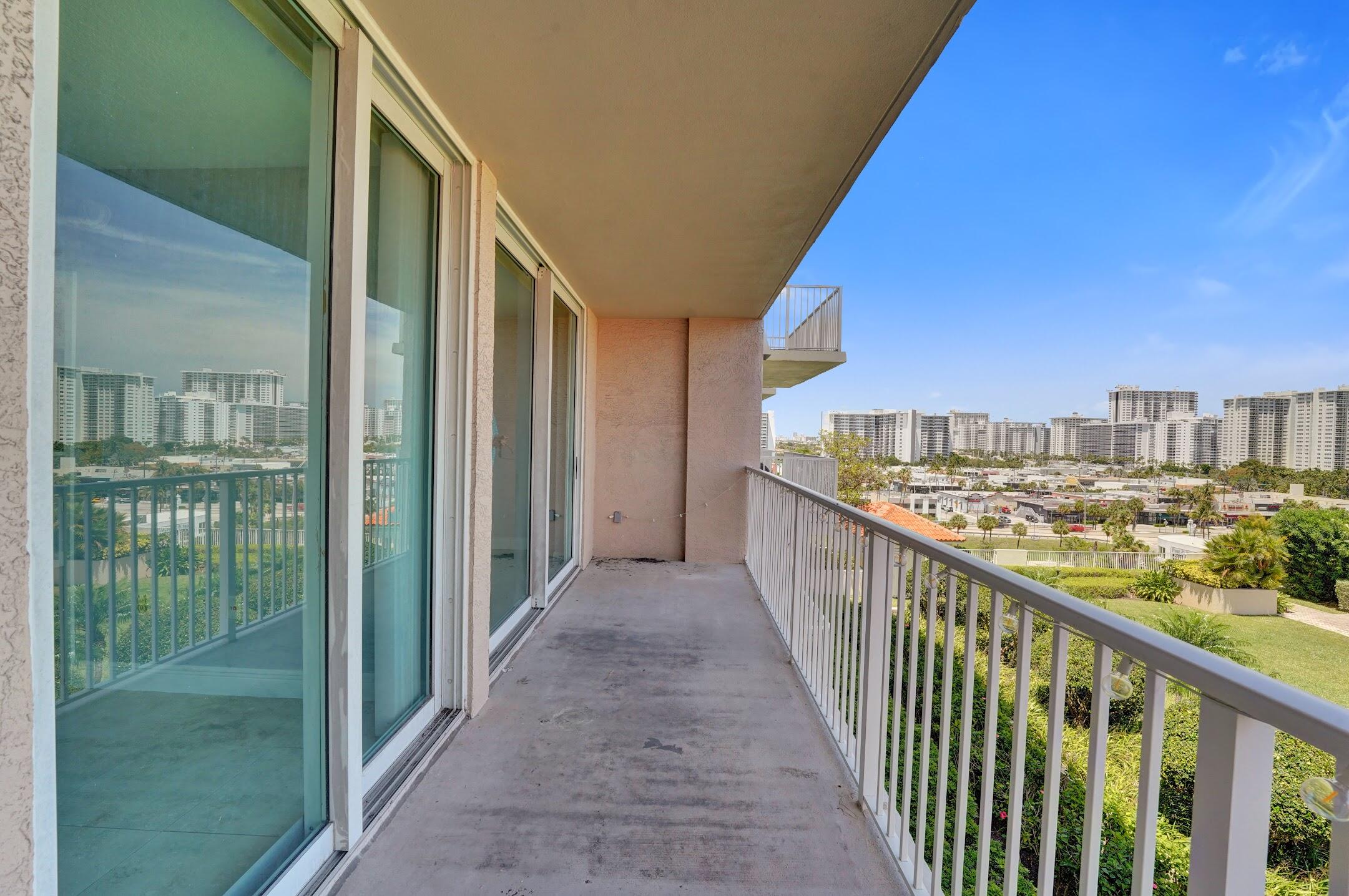 TIDES AT BRIDGESIDE SQUARE - Residential