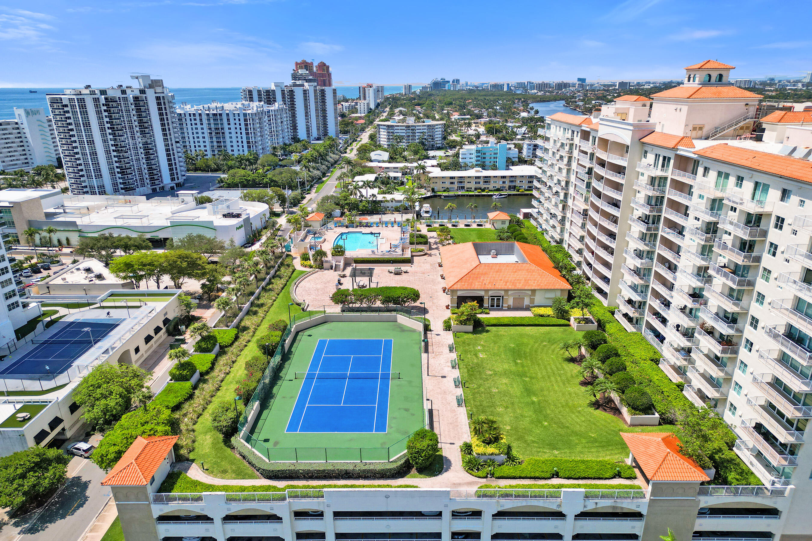 TIDES AT BRIDGESIDE SQUARE - Residential