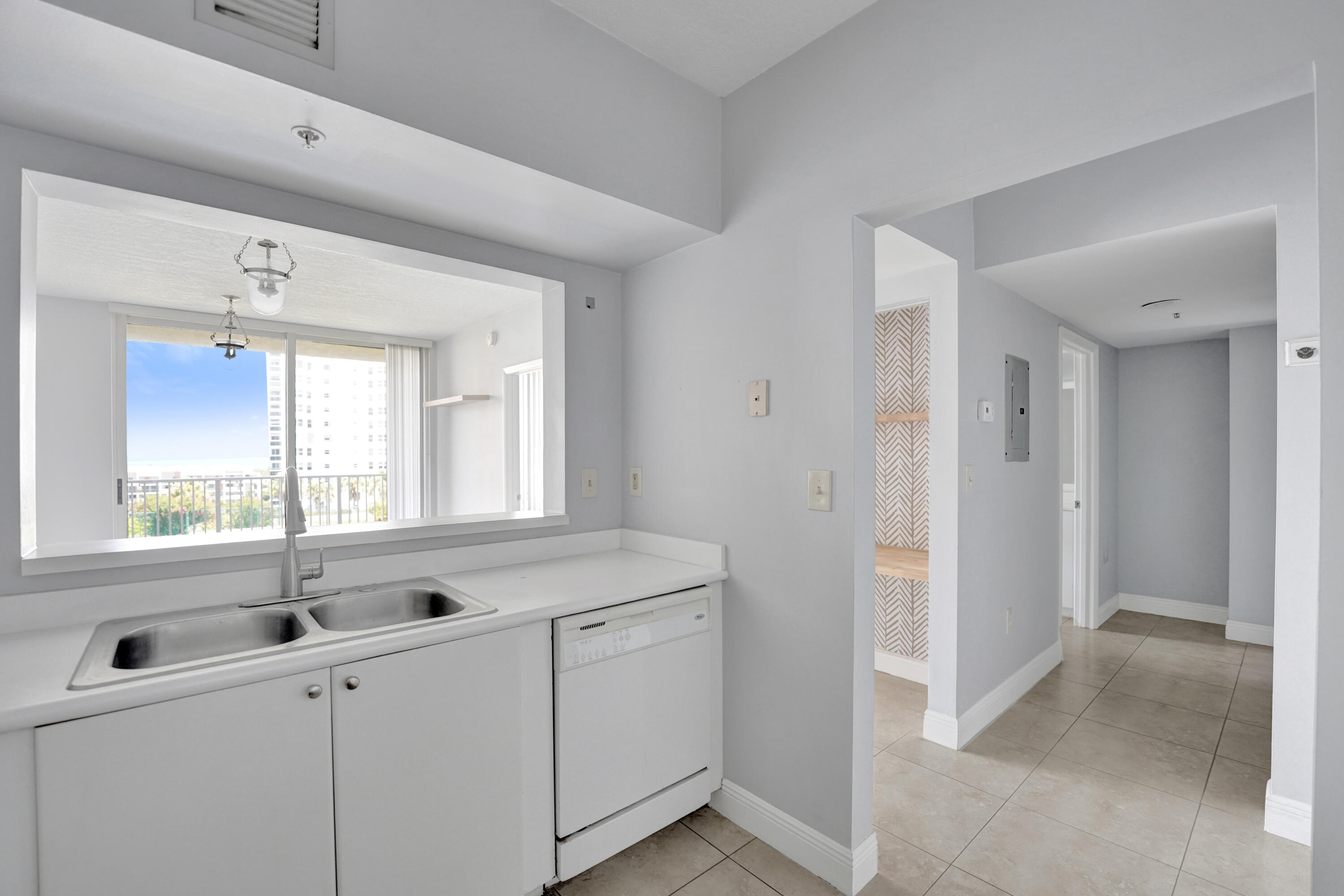 TIDES AT BRIDGESIDE SQUARE - Residential