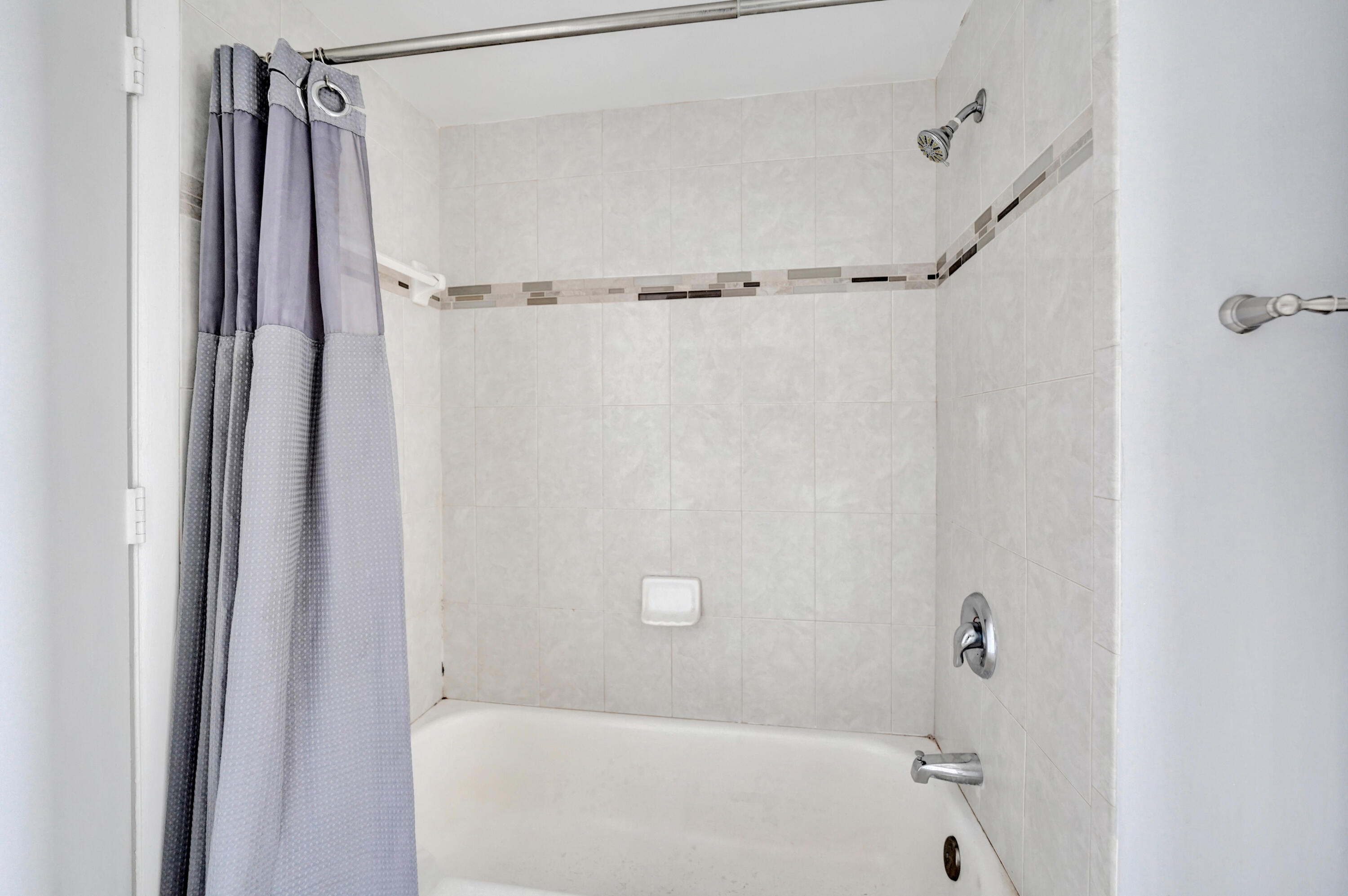 TIDES AT BRIDGESIDE SQUARE - Residential