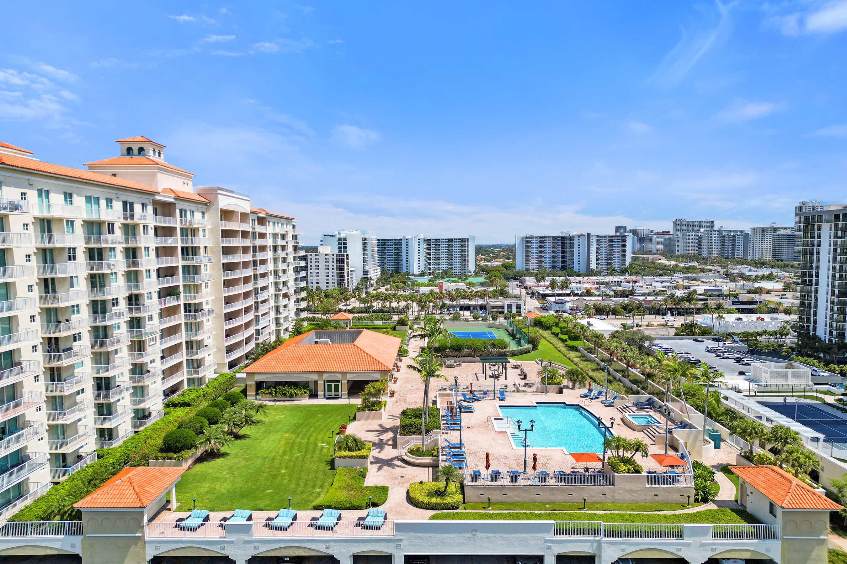 TIDES AT BRIDGESIDE SQUARE - Residential