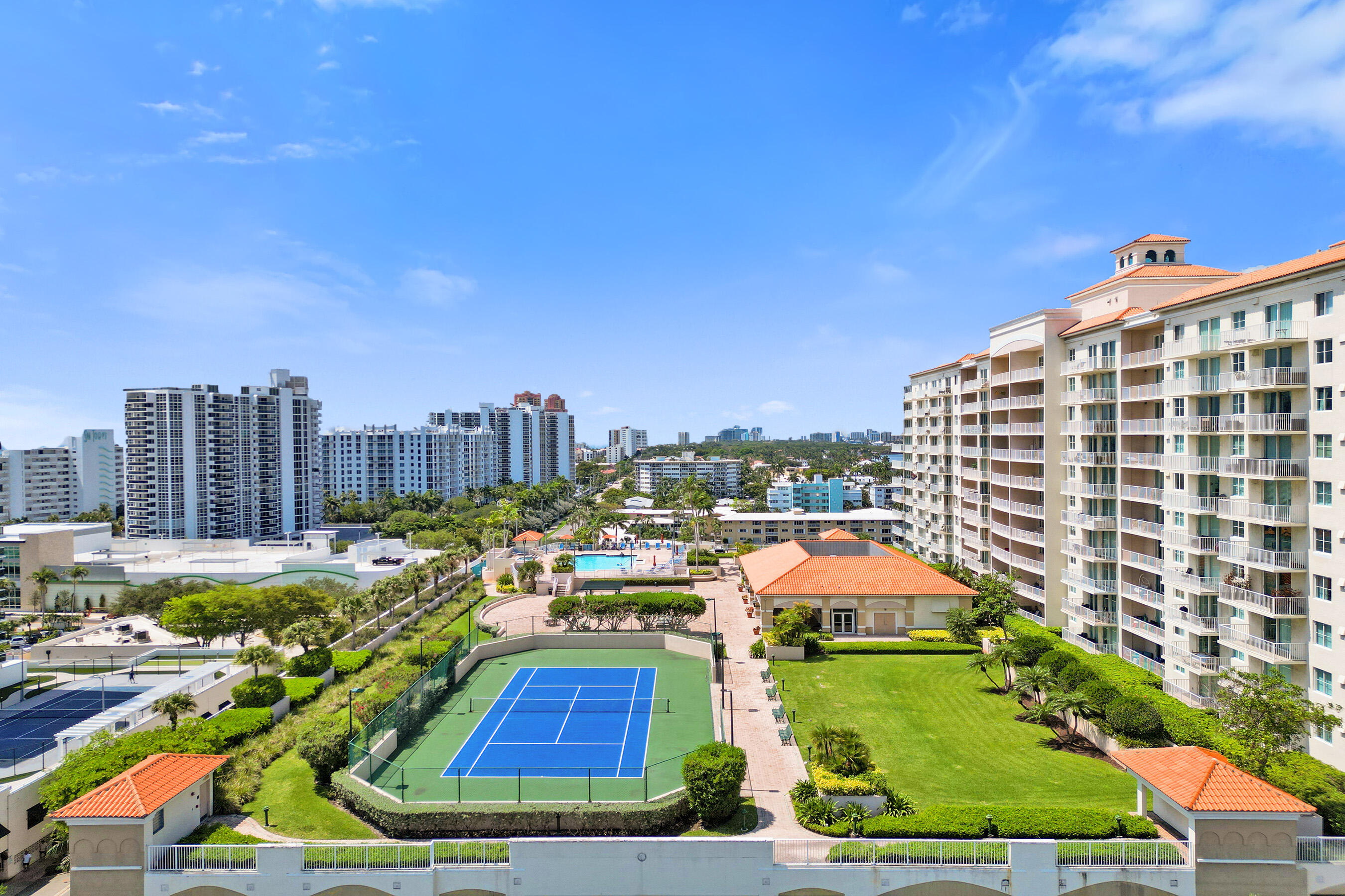 TIDES AT BRIDGESIDE SQUARE - Residential