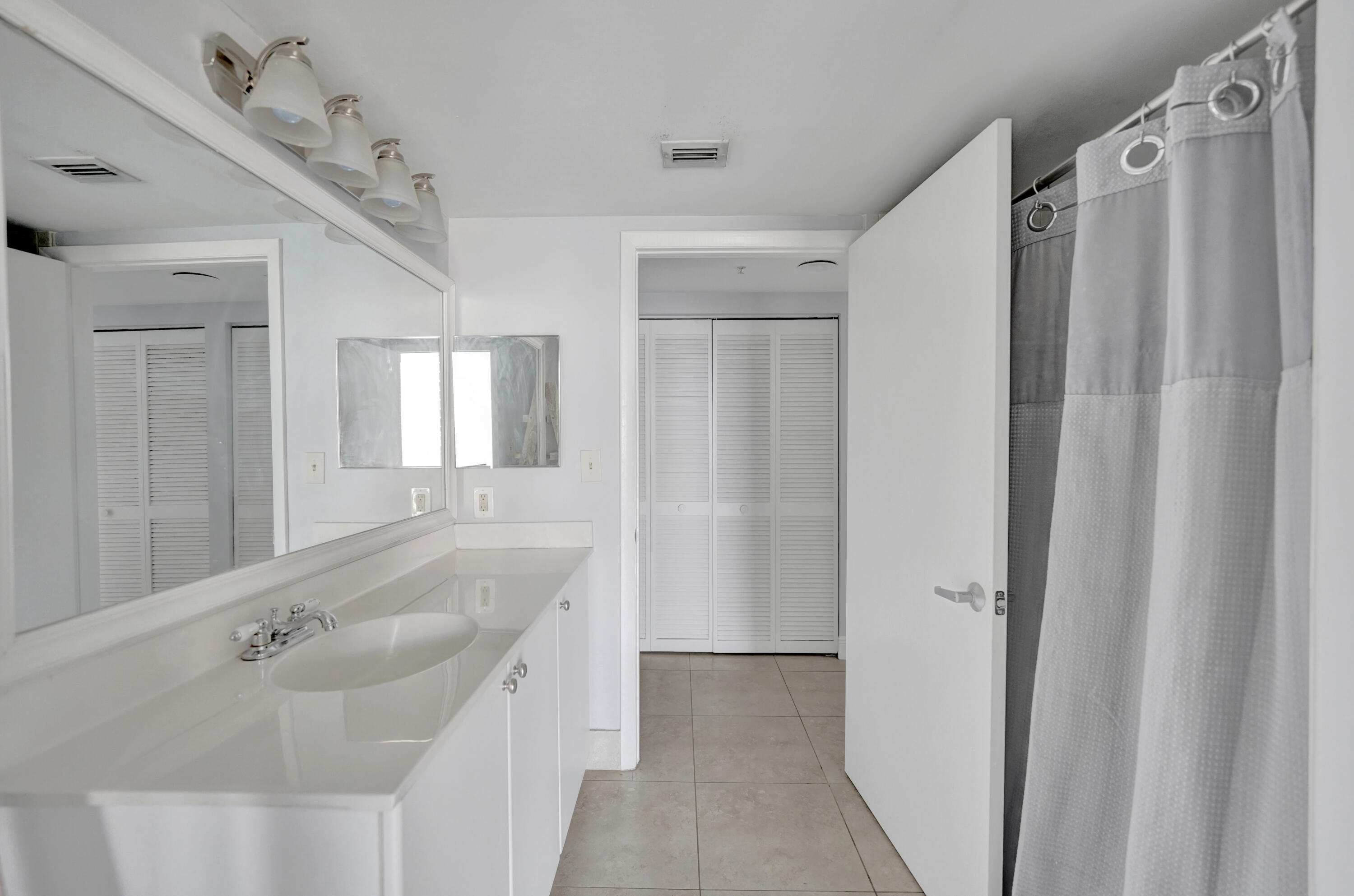 TIDES AT BRIDGESIDE SQUARE - Residential