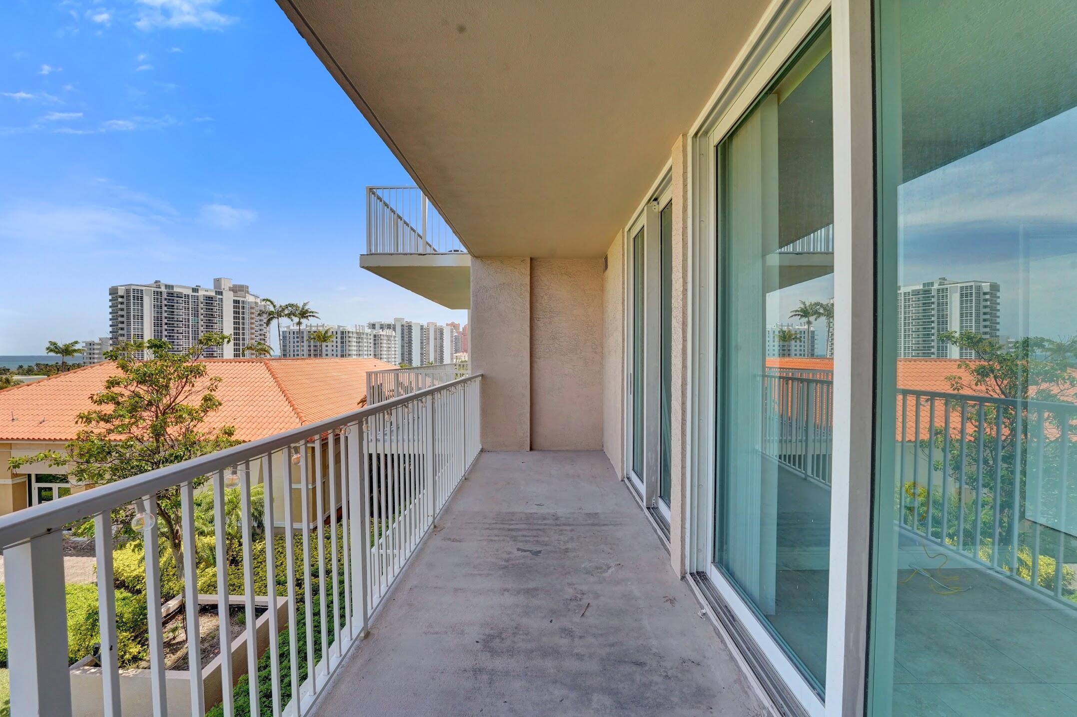 TIDES AT BRIDGESIDE SQUARE - Residential
