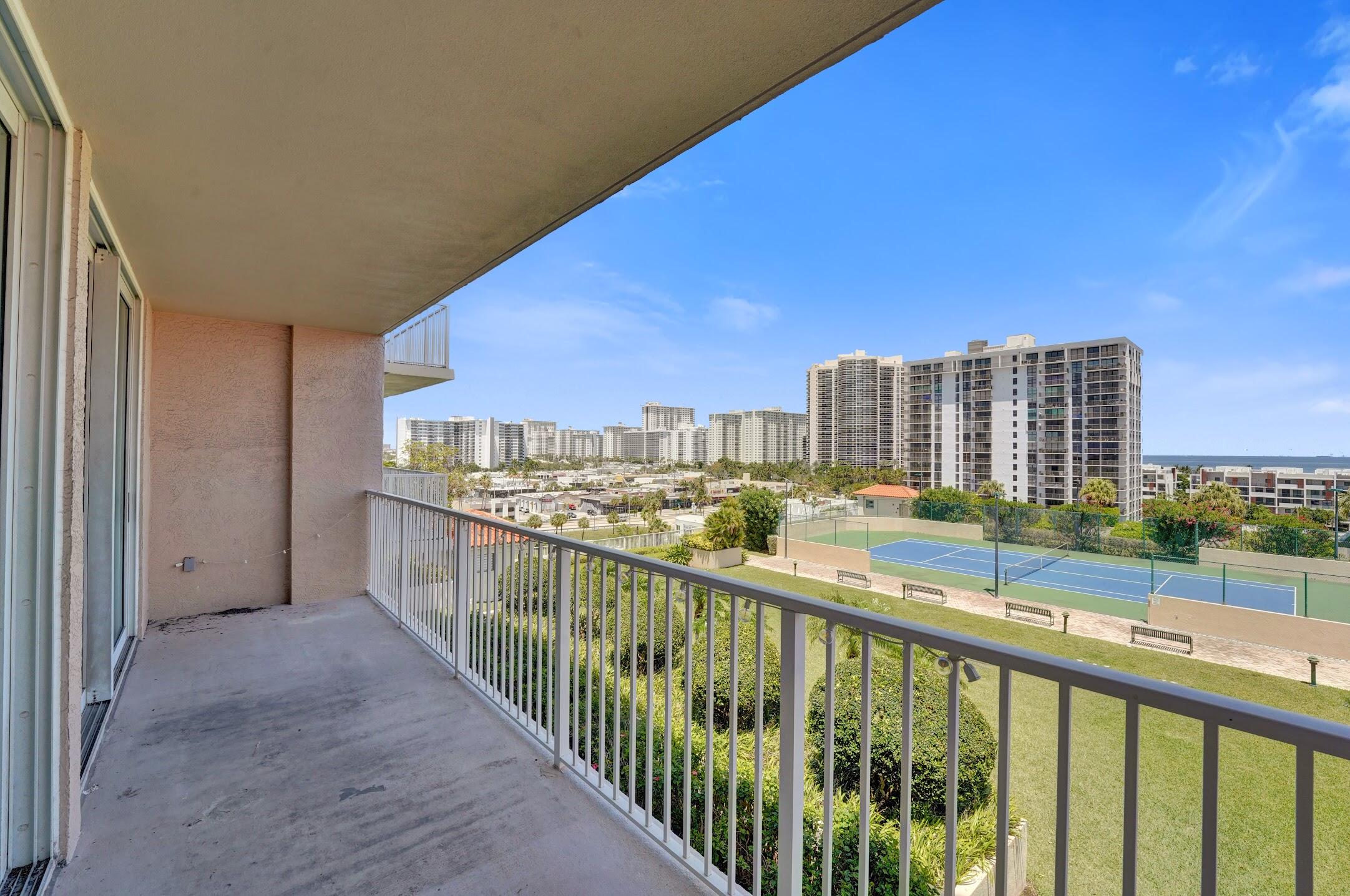 TIDES AT BRIDGESIDE SQUARE - Residential