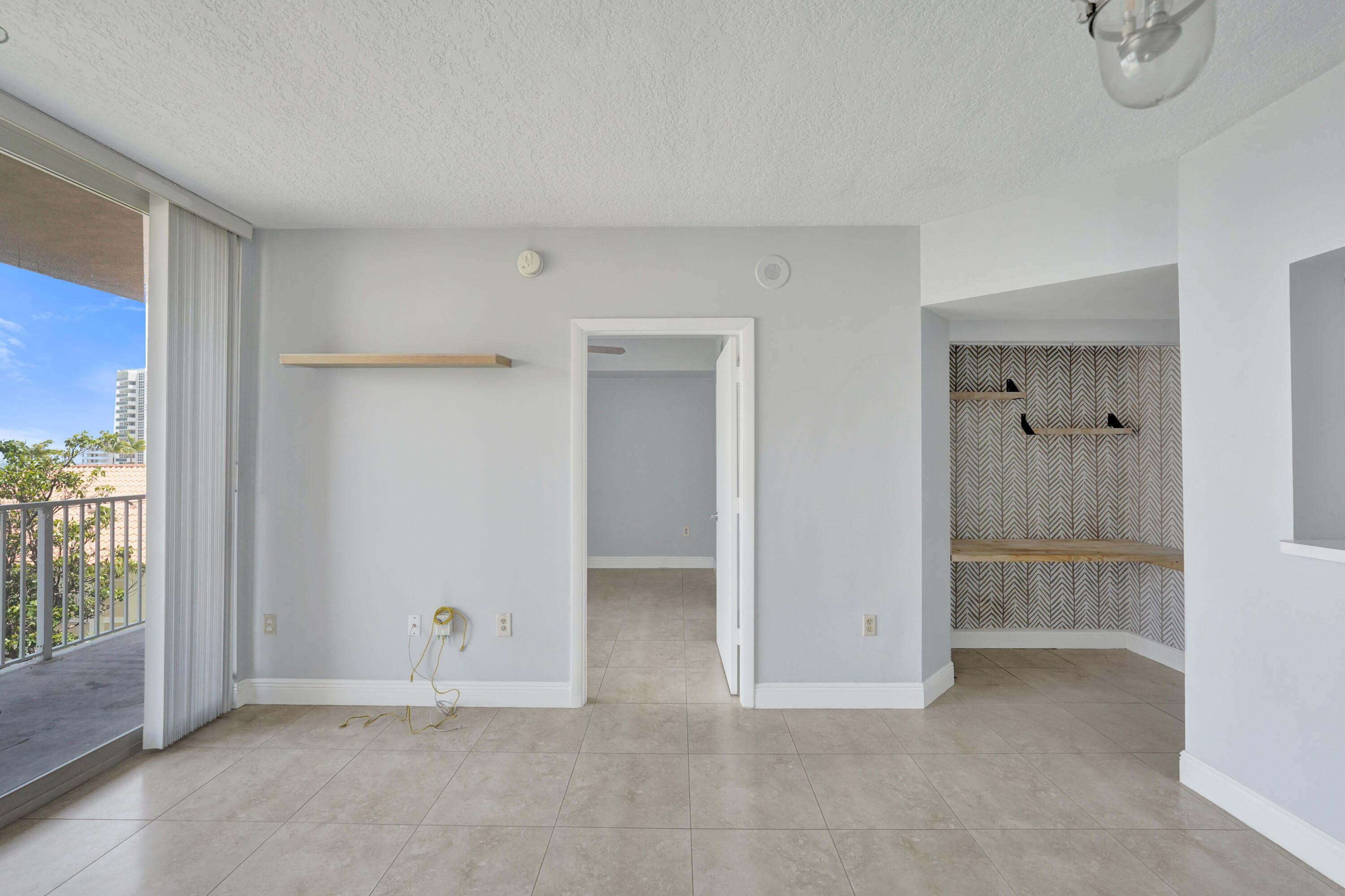 TIDES AT BRIDGESIDE SQUARE - Residential