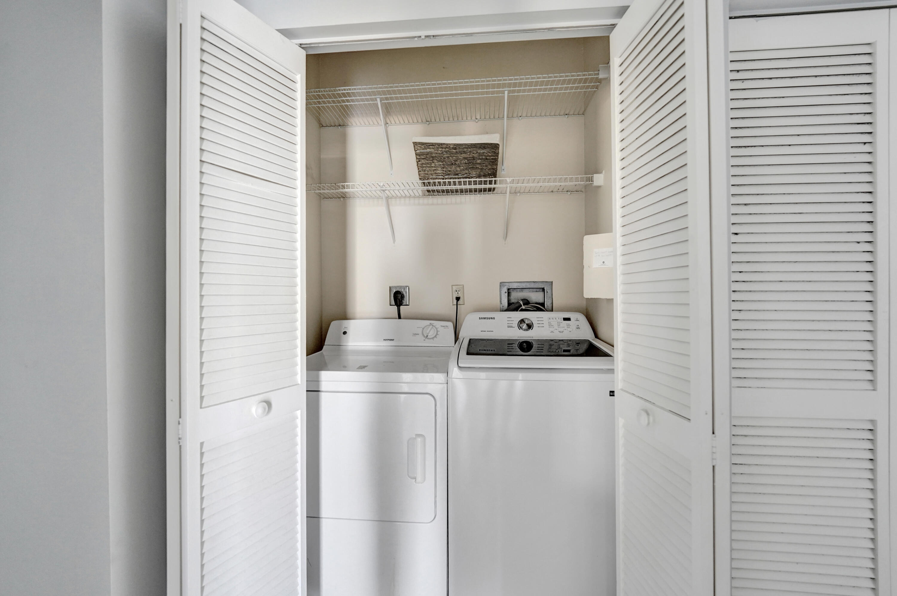 TIDES AT BRIDGESIDE SQUARE - Residential