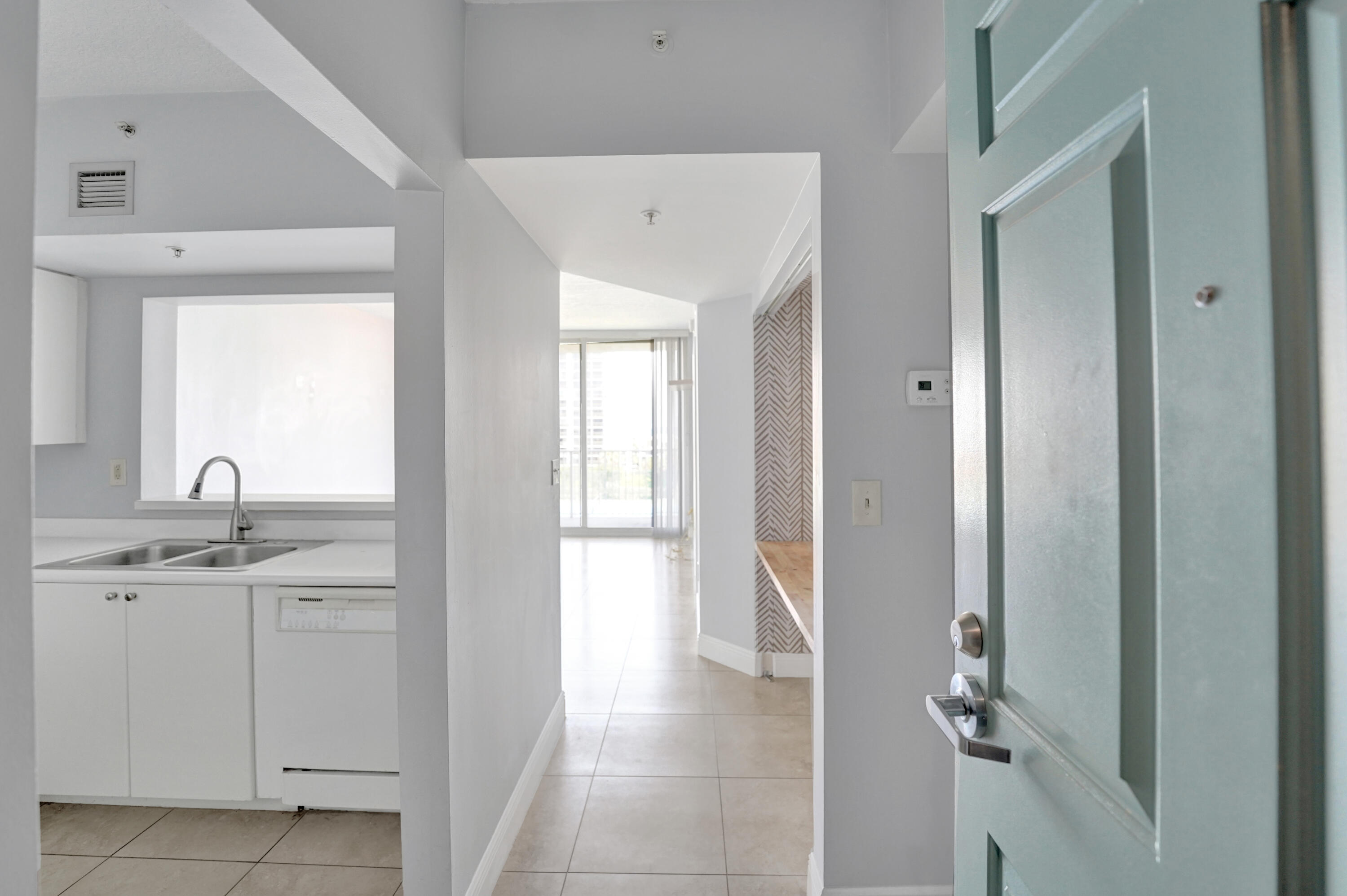 TIDES AT BRIDGESIDE SQUARE - Residential