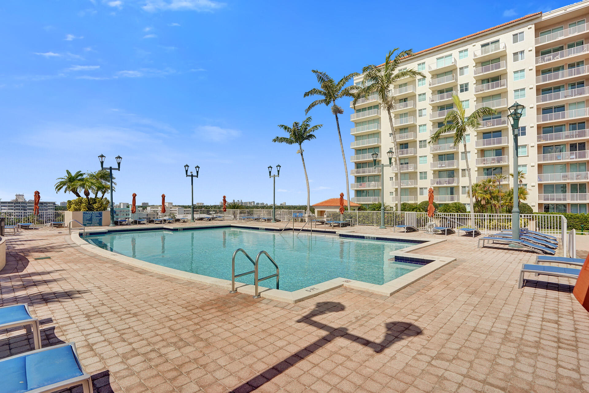 TIDES AT BRIDGESIDE SQUARE - Residential