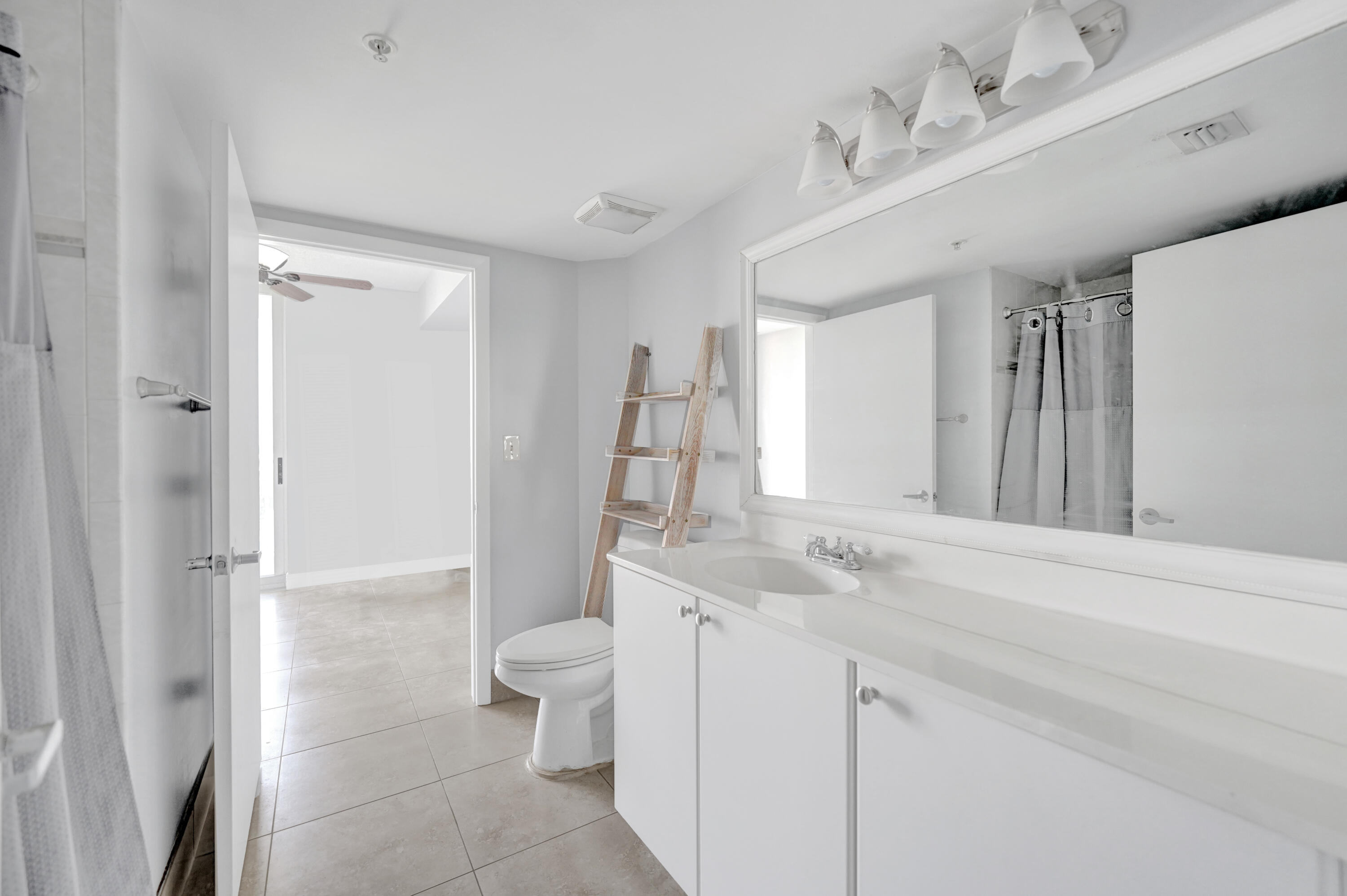TIDES AT BRIDGESIDE SQUARE - Residential