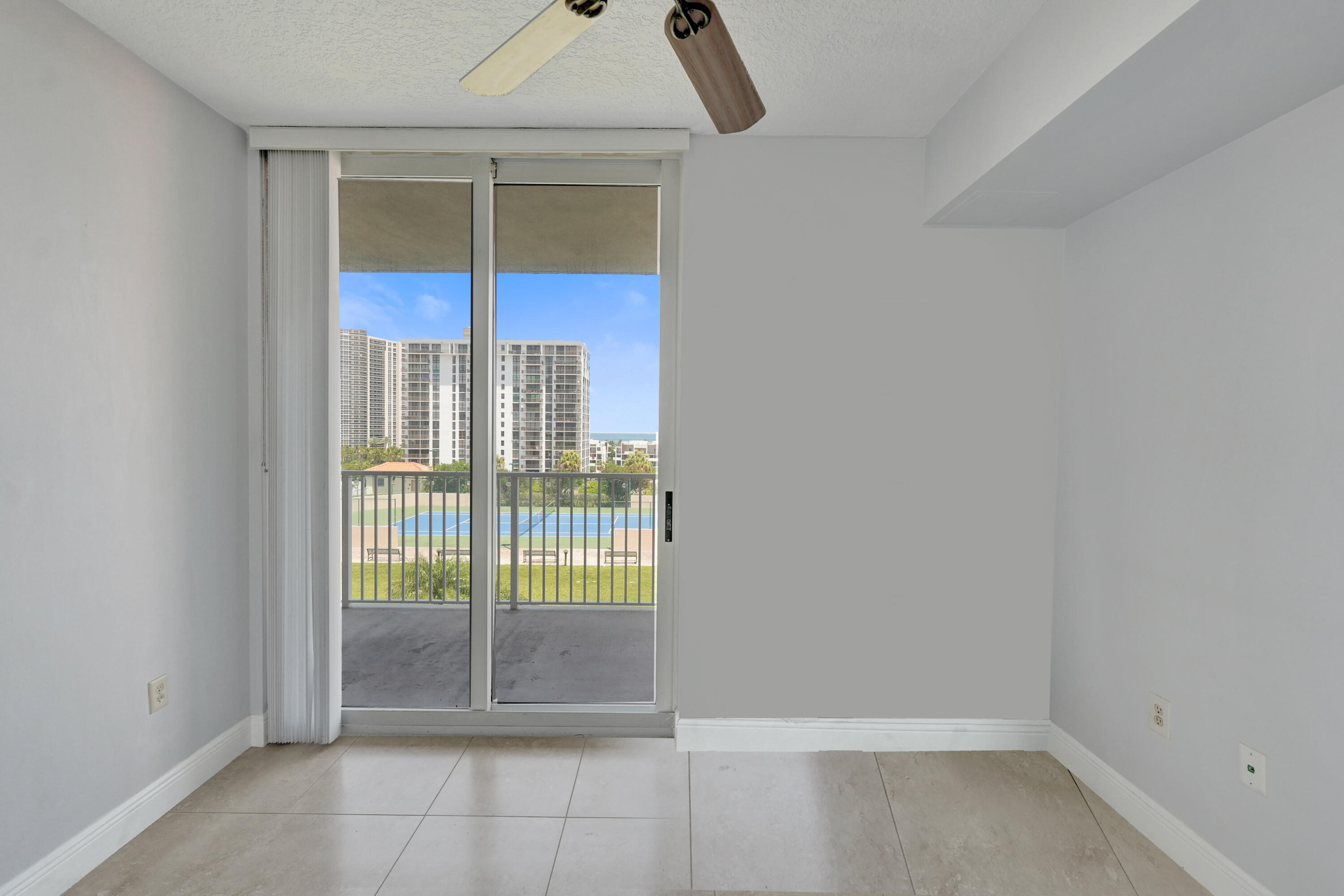 TIDES AT BRIDGESIDE SQUARE - Residential