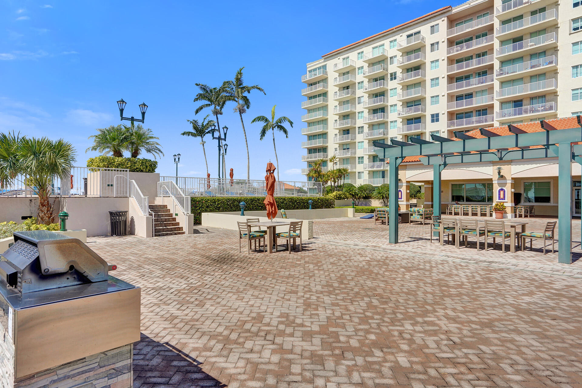 TIDES AT BRIDGESIDE SQUARE - Residential