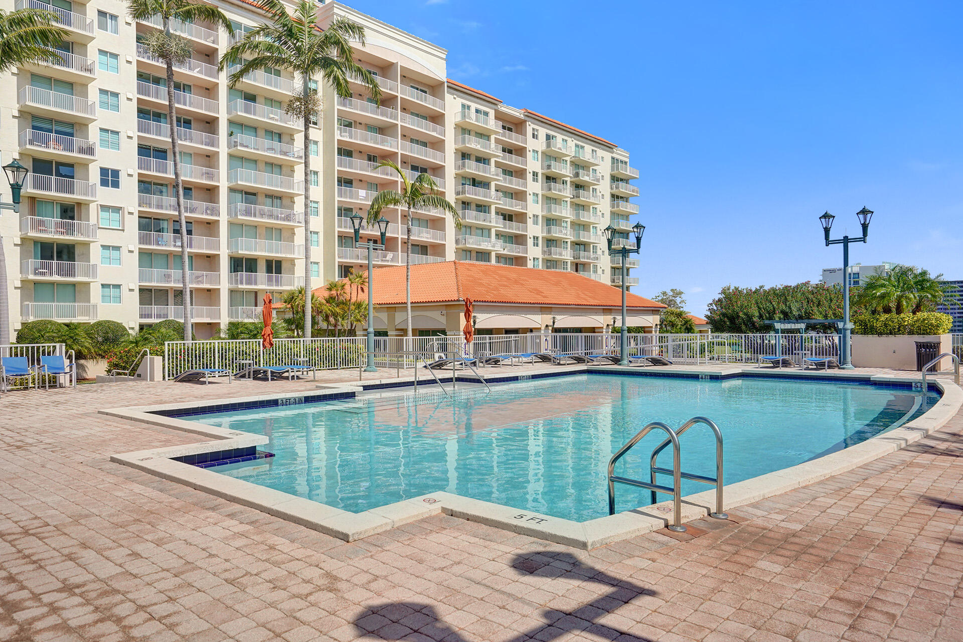 TIDES AT BRIDGESIDE SQUARE - Residential