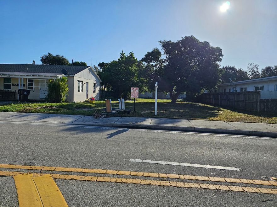 Excellent build opportunity in highly sought after Historic Downtown Lake Worth Beach! Minutes to the beach, nestled amongst residential and commercial buildings, sits this gem of a lot, with 50' Federal Highway frontage. Current land use is commercial, zoning is MU-FH (city)/mixed use planned development district, part of the ''Northeast Lucerne Historic District''. This lot was was previously home to a 1300 sq ft duplex, 2/2 up and 2/1 down, which was torn down back in 2011/12. Over the years there has been speculation to build 4-1 bedroom units, 1-SFR, 3-2 story Townhomes, 1-Commercial use for office space, and lastly possibility of a Duplex, live to work build opportunity. This is THE PERFECT location for any of the above possibilities to access everything the Tropics stands for! This PRIME location offers super close proximity to our fabulous S FL beaches, water front eateries, a true life style of Historic Downtown Lake Worth Beach living, with our very own 1920's playhouse, excellent restuarants, water sports, public dock, public 18 hole championship golf course, active amphitheater, walking trails, and so much more! Futher benefits are the 15 min proximity to PBIA, Rosemary Square, the plush shopping and eateriers of PB Island hosting more billionaires per capita than any where in the country! If you need any more enticing to come and build here let's not forget about the weather and subshine year round vs. snow and cold! This lot is it. Bring your imagination and make your dreams come true!