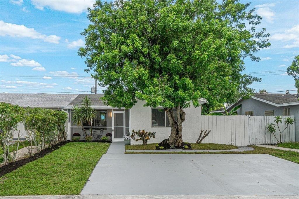 Photo of 22217 SW 62nd Court, Boca Raton, FL 33428 (MLS # F10433470)