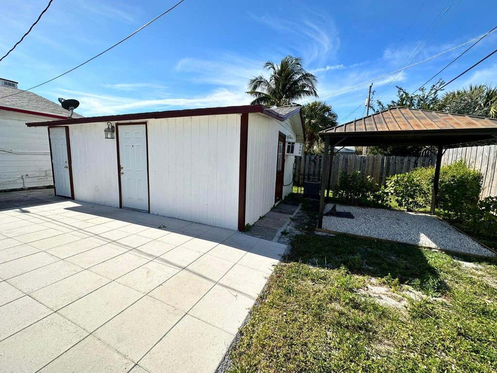 Photo of 613 54th Street, West Palm Beach, FL 33407 (MLS # B26053221)