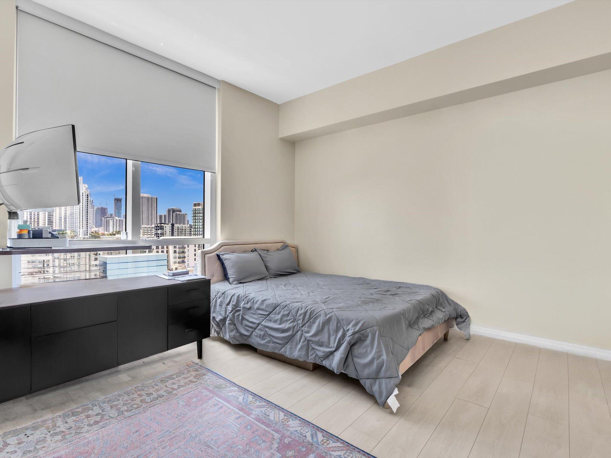 THE CRIMSON CONDO - Residential