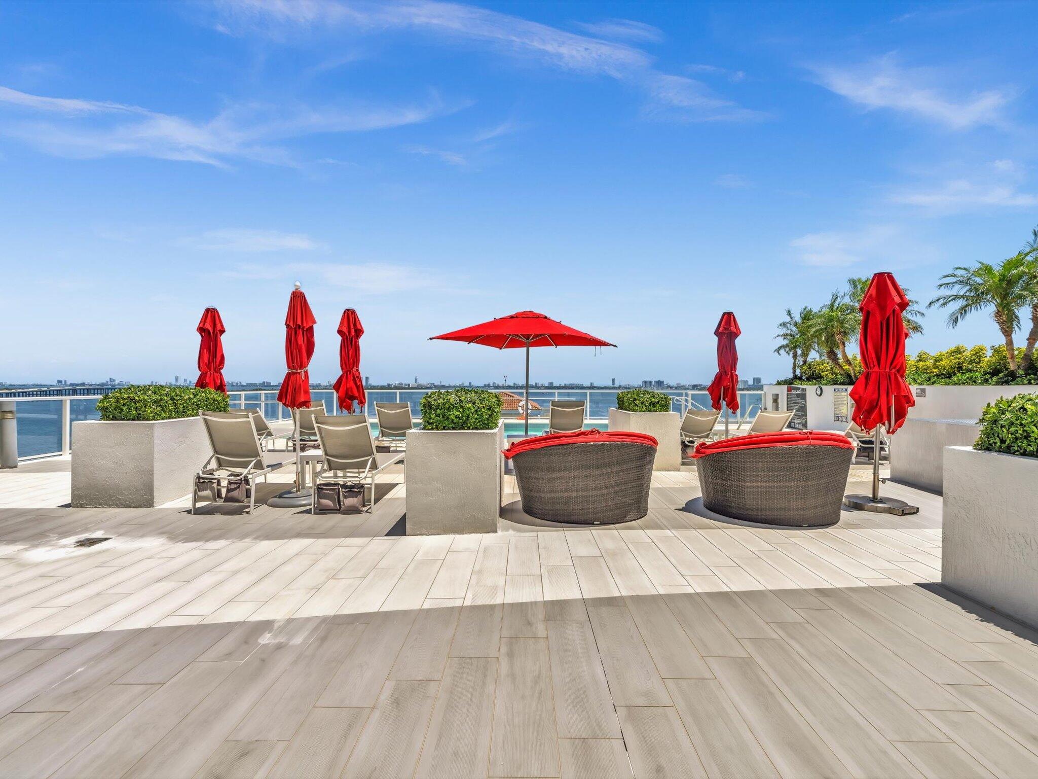 THE CRIMSON CONDO - Residential