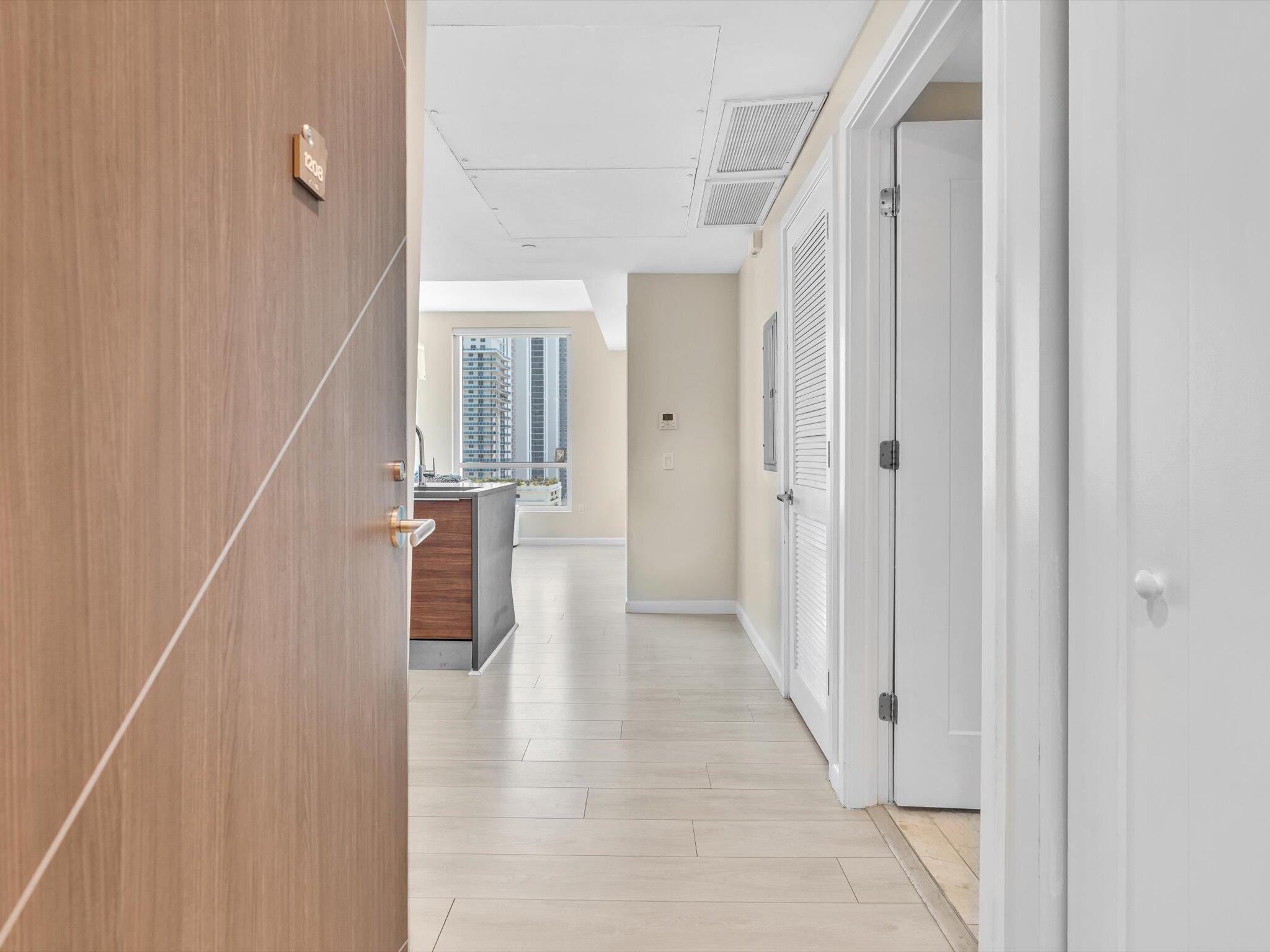 601 NE 27th Street 1208