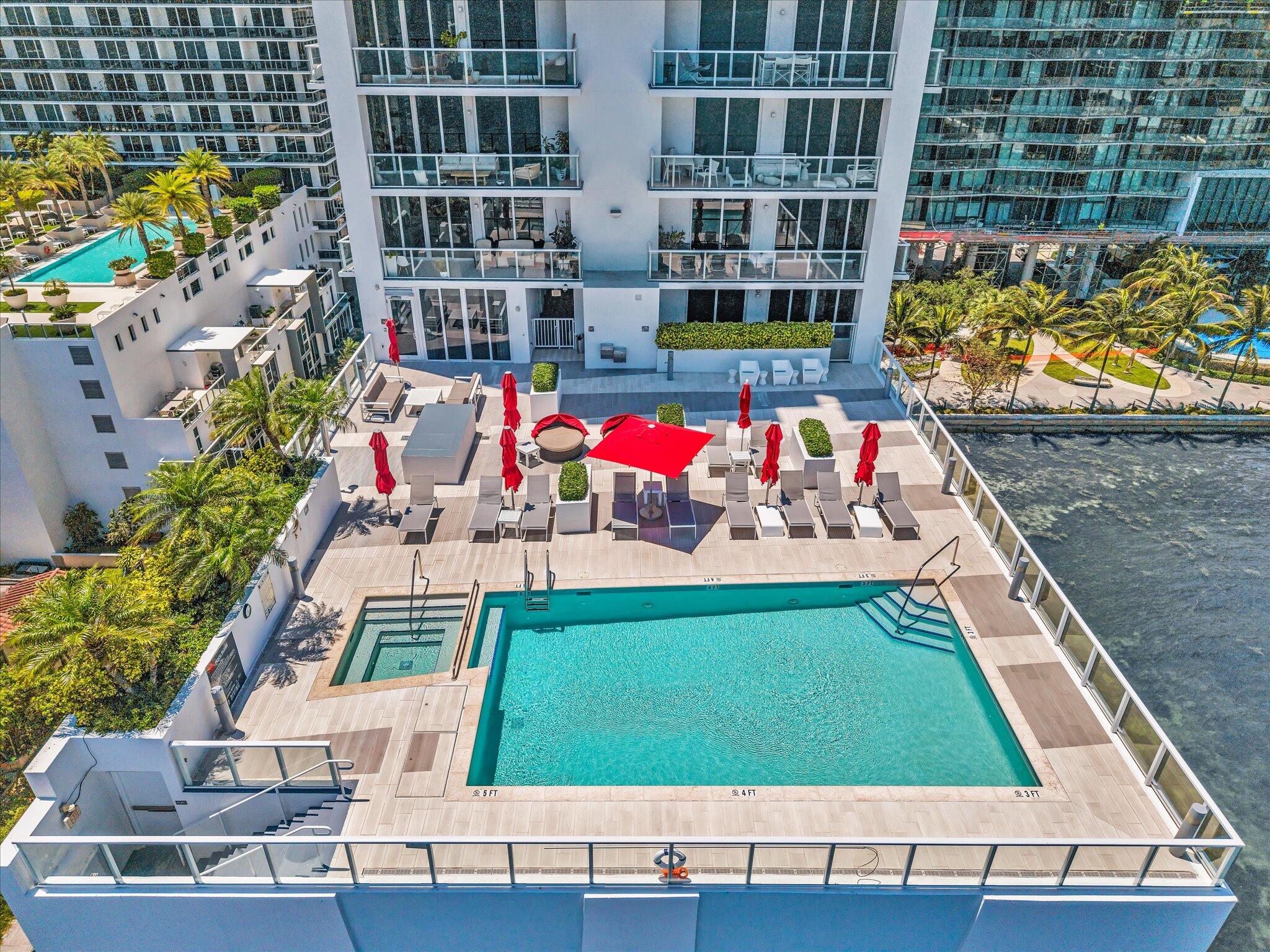 THE CRIMSON CONDO - Residential