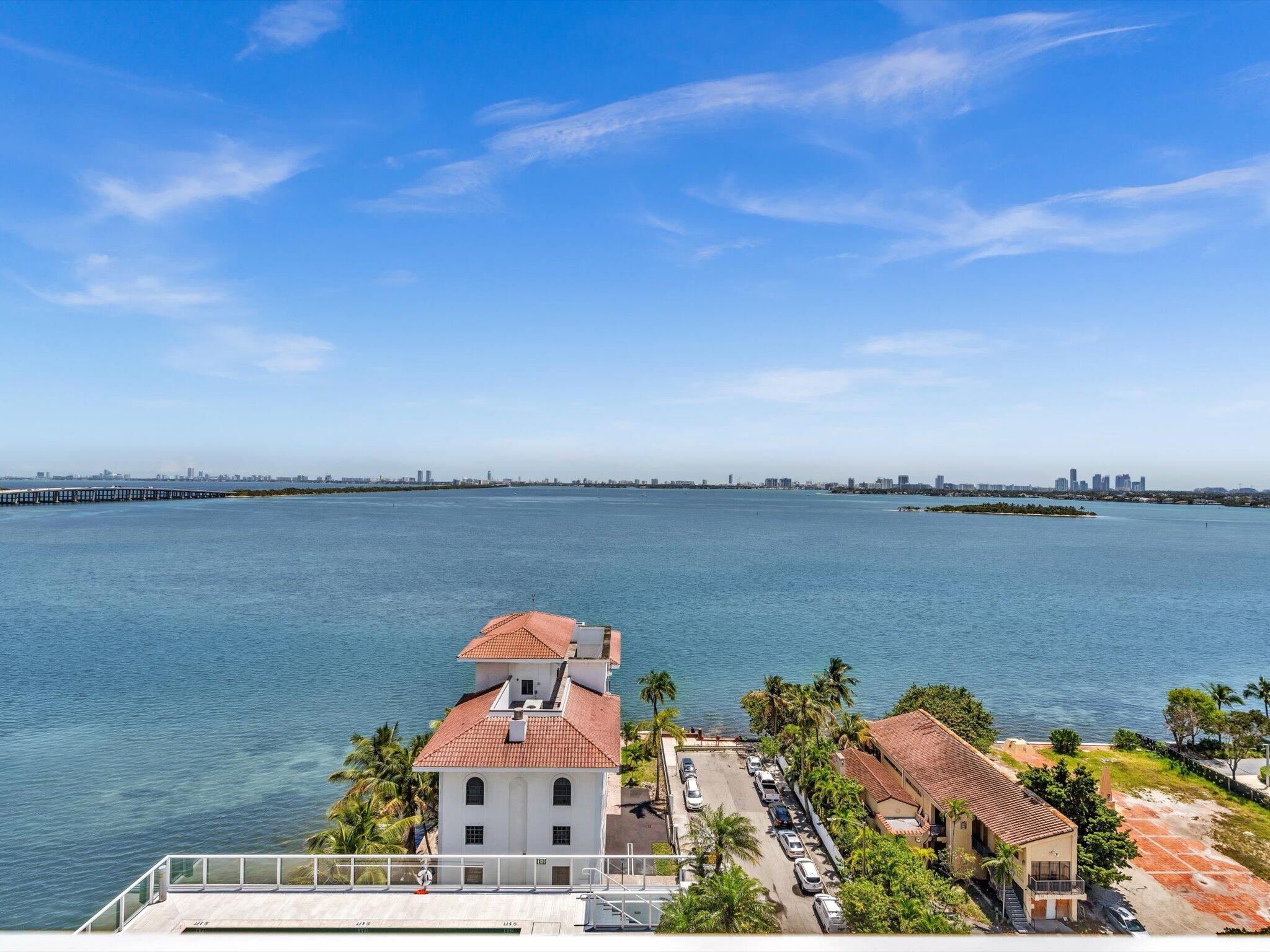 THE CRIMSON CONDO - Residential