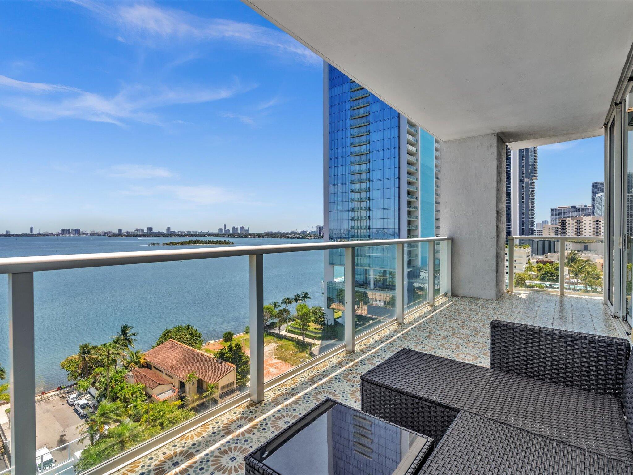 THE CRIMSON CONDO - Residential