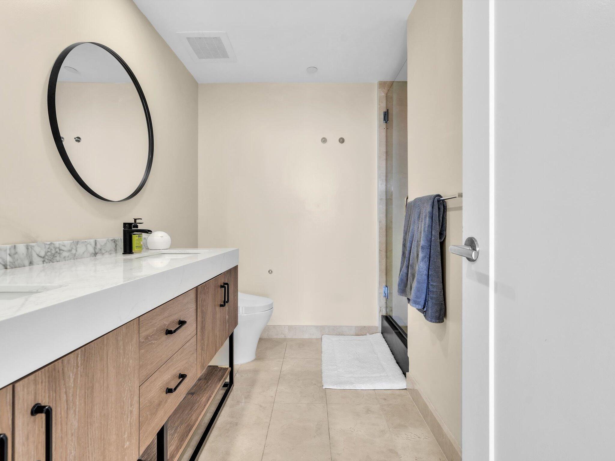 THE CRIMSON CONDO - Residential