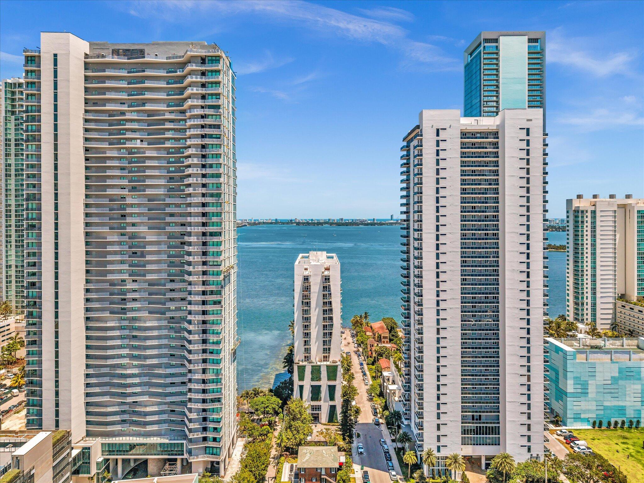 THE CRIMSON CONDO - Residential