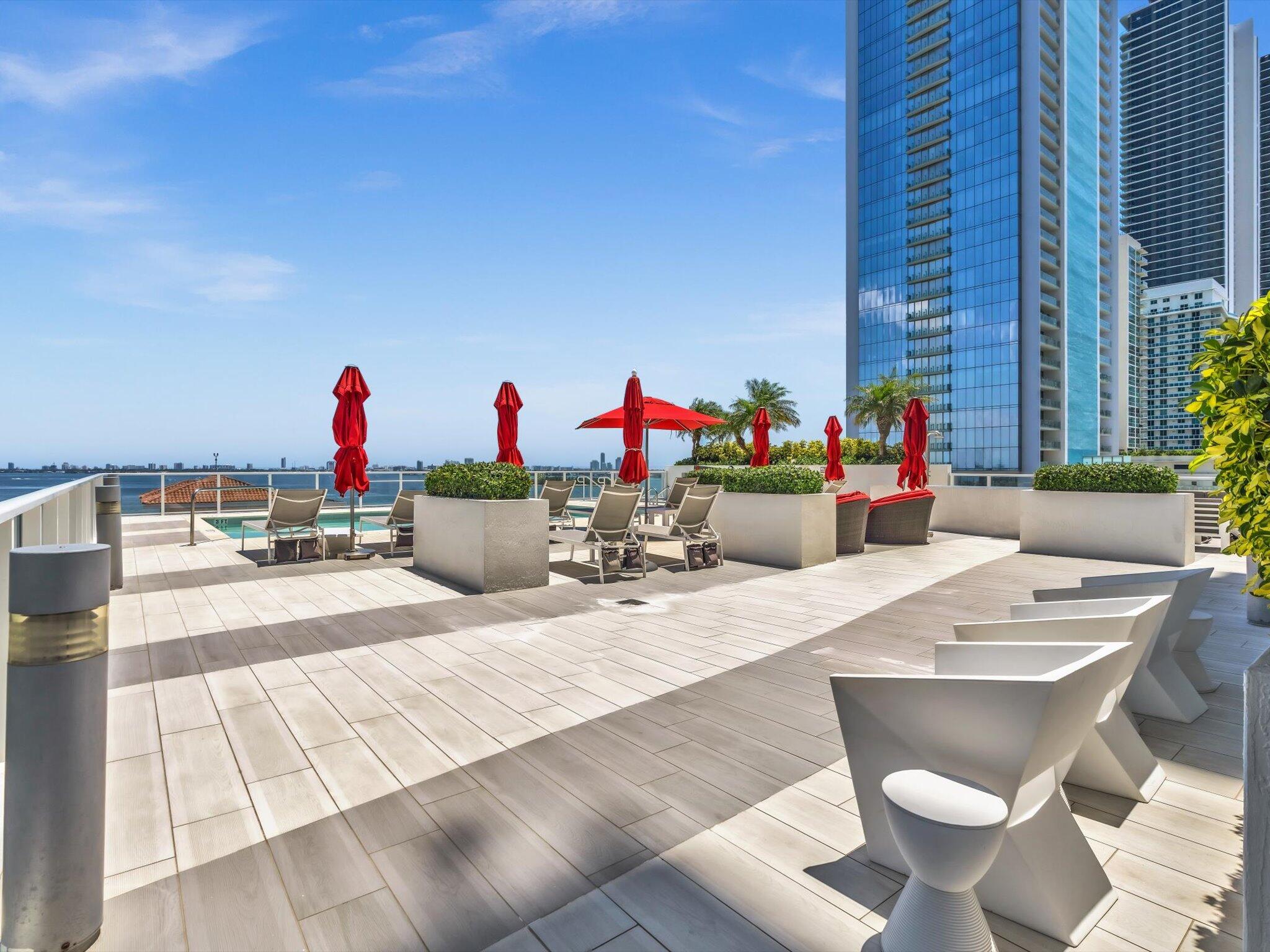 THE CRIMSON CONDO - Residential