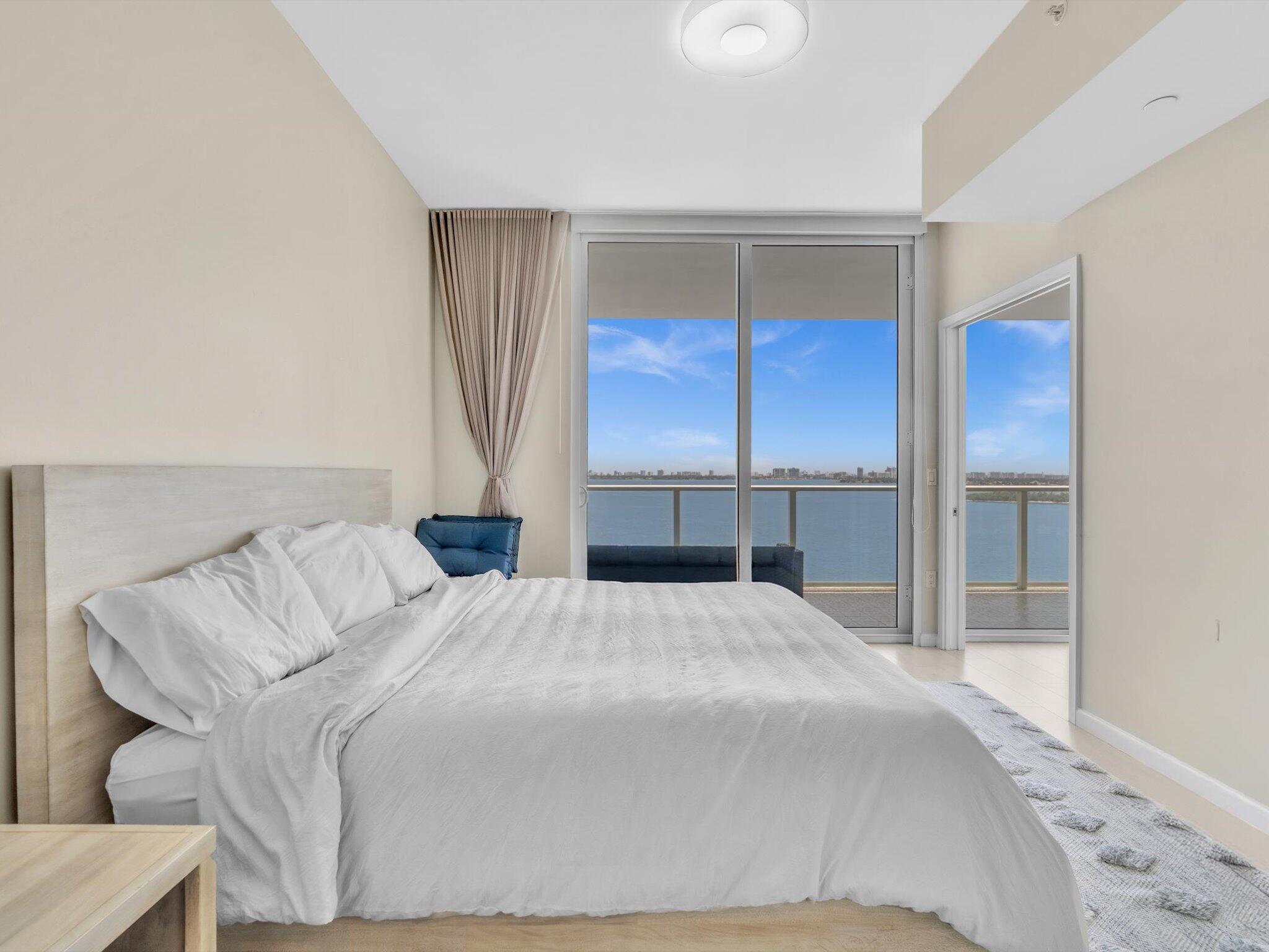 THE CRIMSON CONDO - Residential