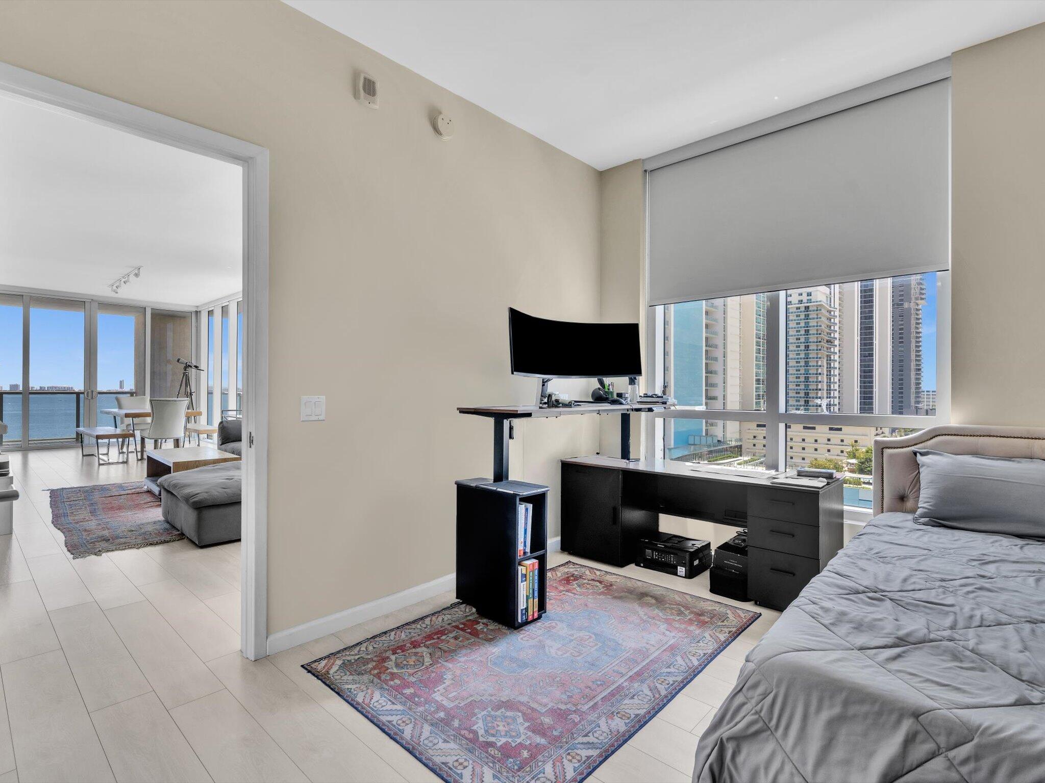 THE CRIMSON CONDO - Residential