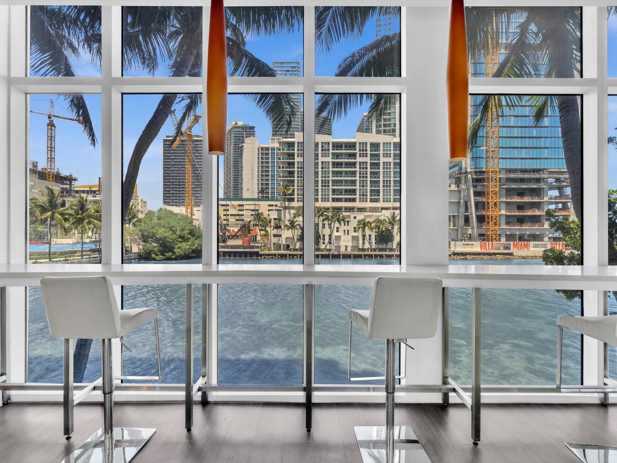 THE CRIMSON CONDO - Residential