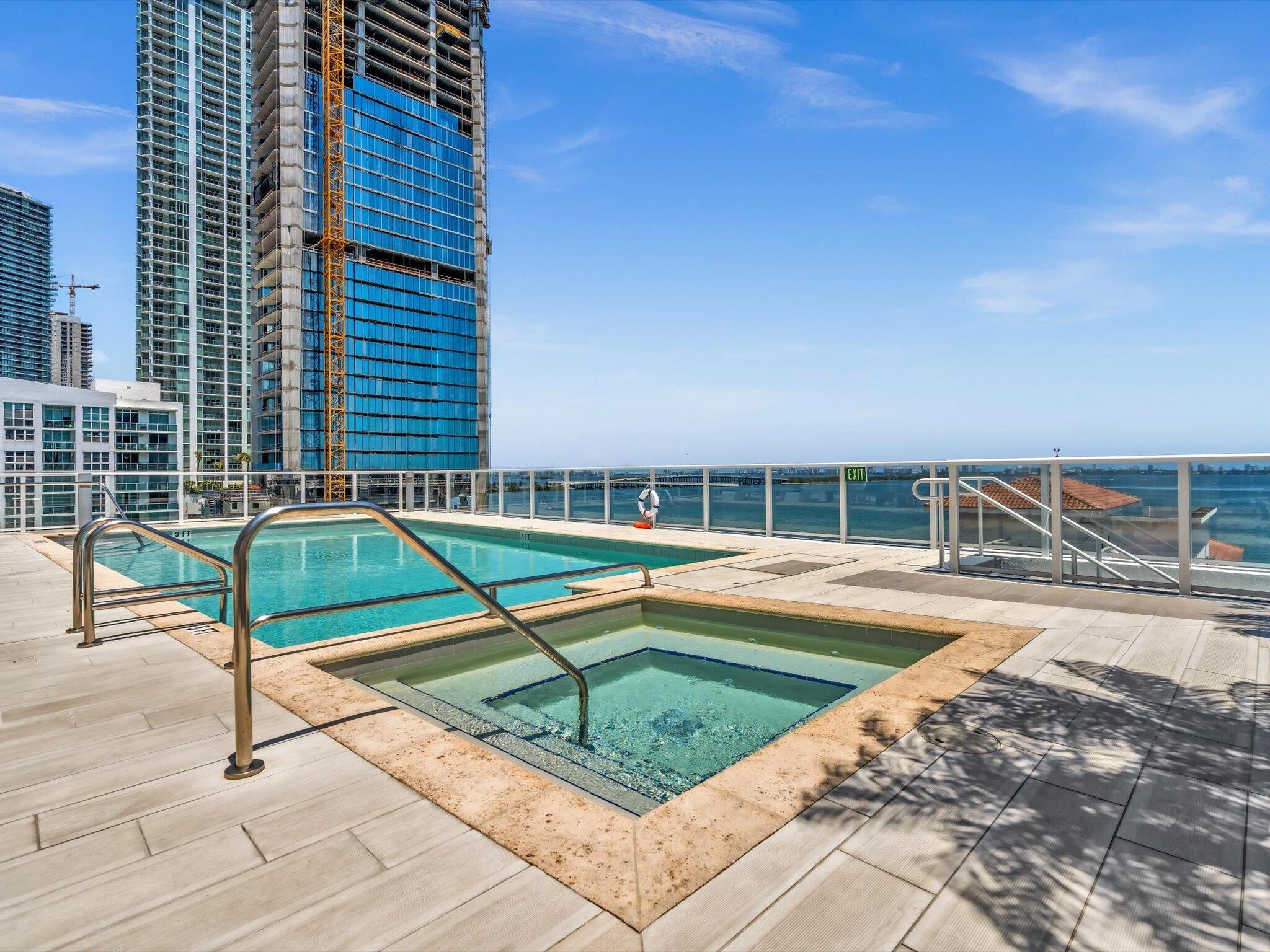 THE CRIMSON CONDO - Residential