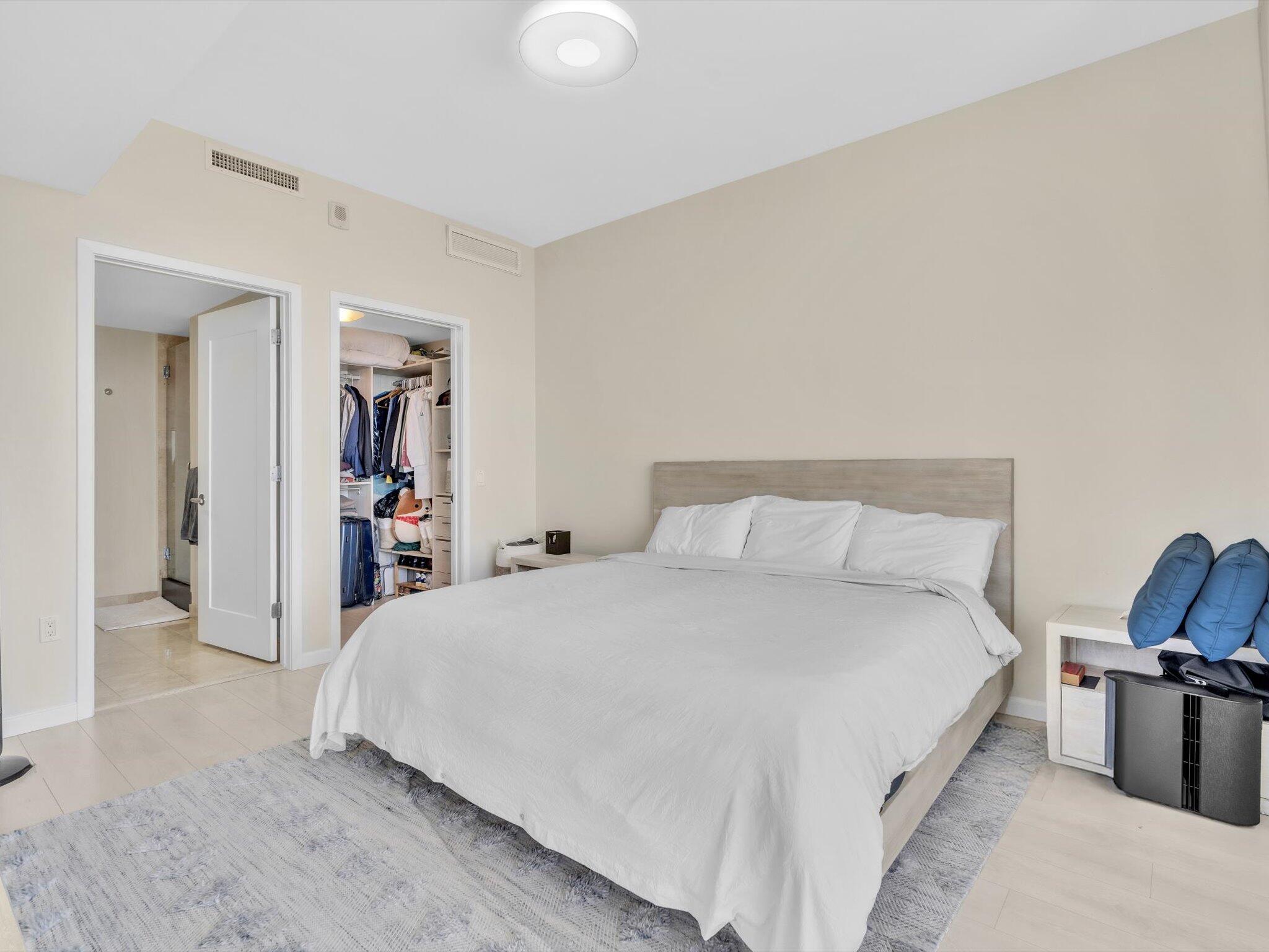 THE CRIMSON CONDO - Residential