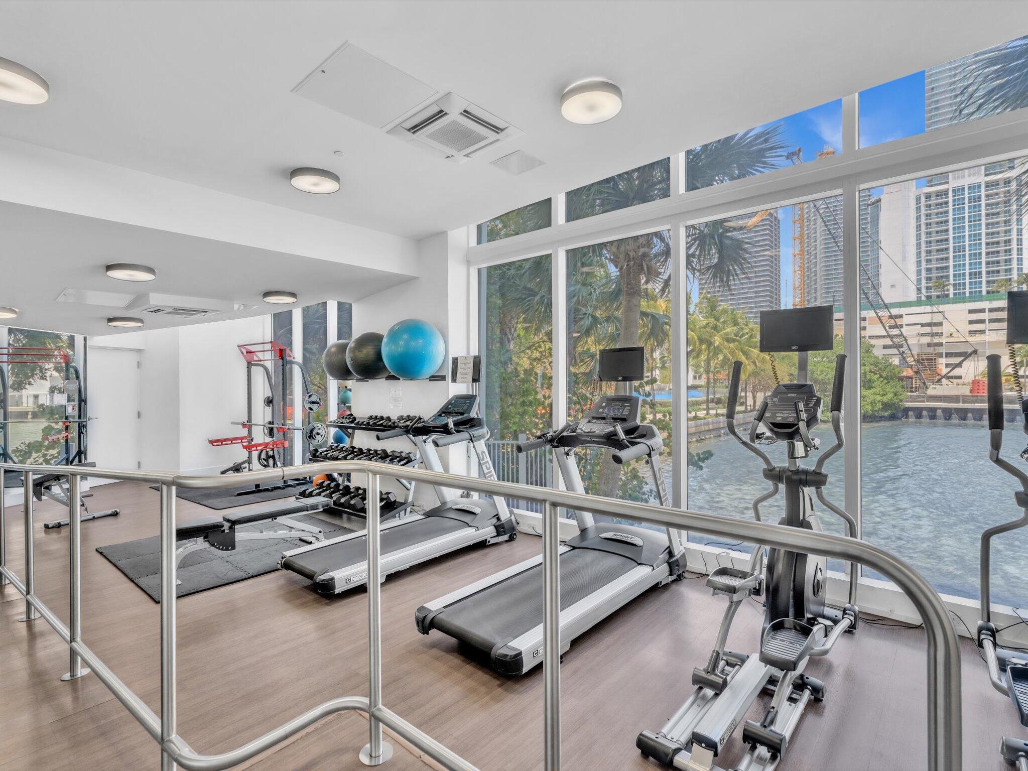 THE CRIMSON CONDO - Residential