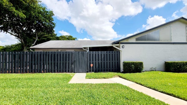 1188 SHIBUMY CIR APT C, WEST PALM BEACH, FL 33415 - Image 4b405da9b0aa38b9834f66f0b39b3f97/3334879862