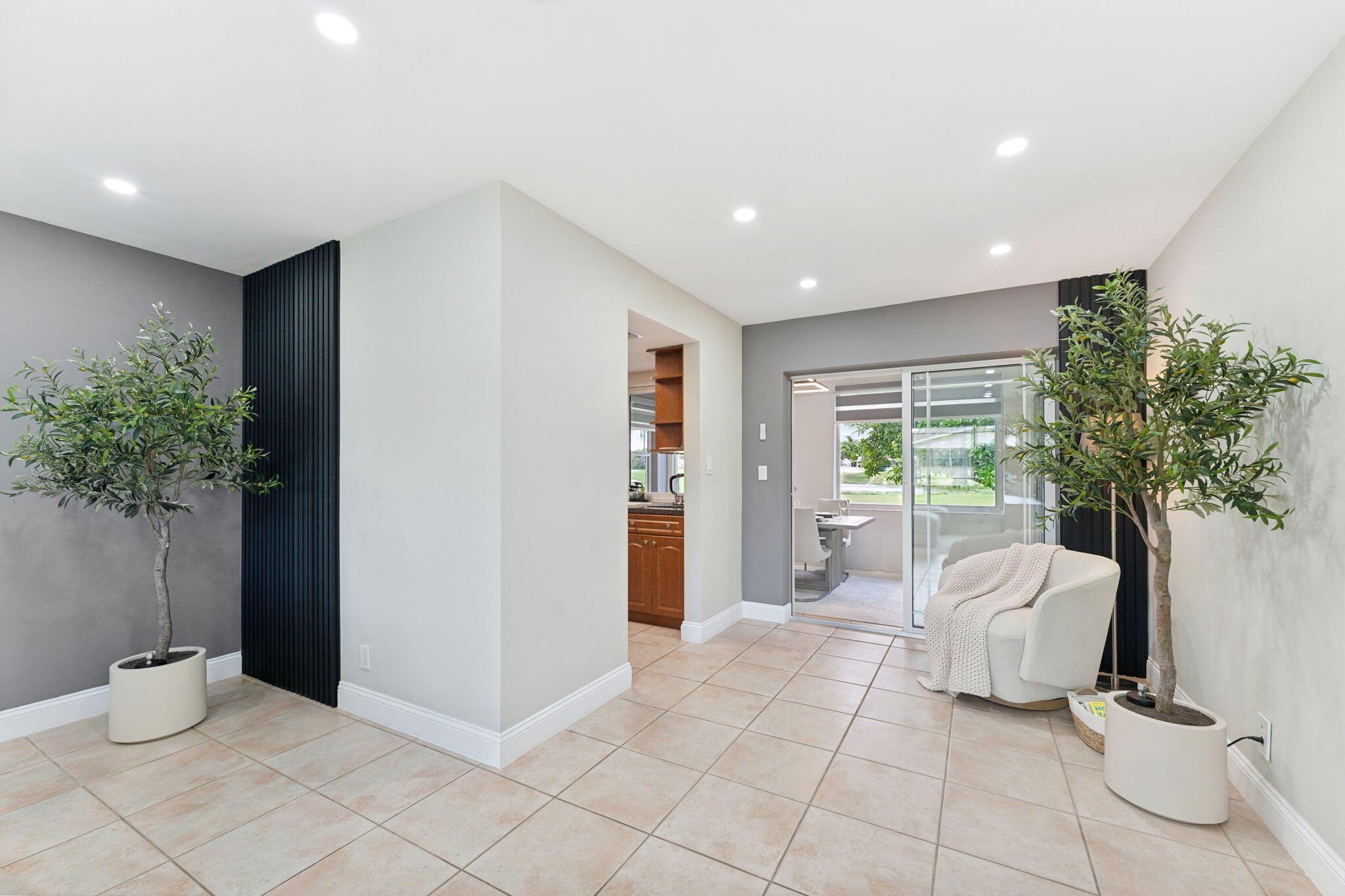 TAMARAC LAKES SOUTH - Residential Lease