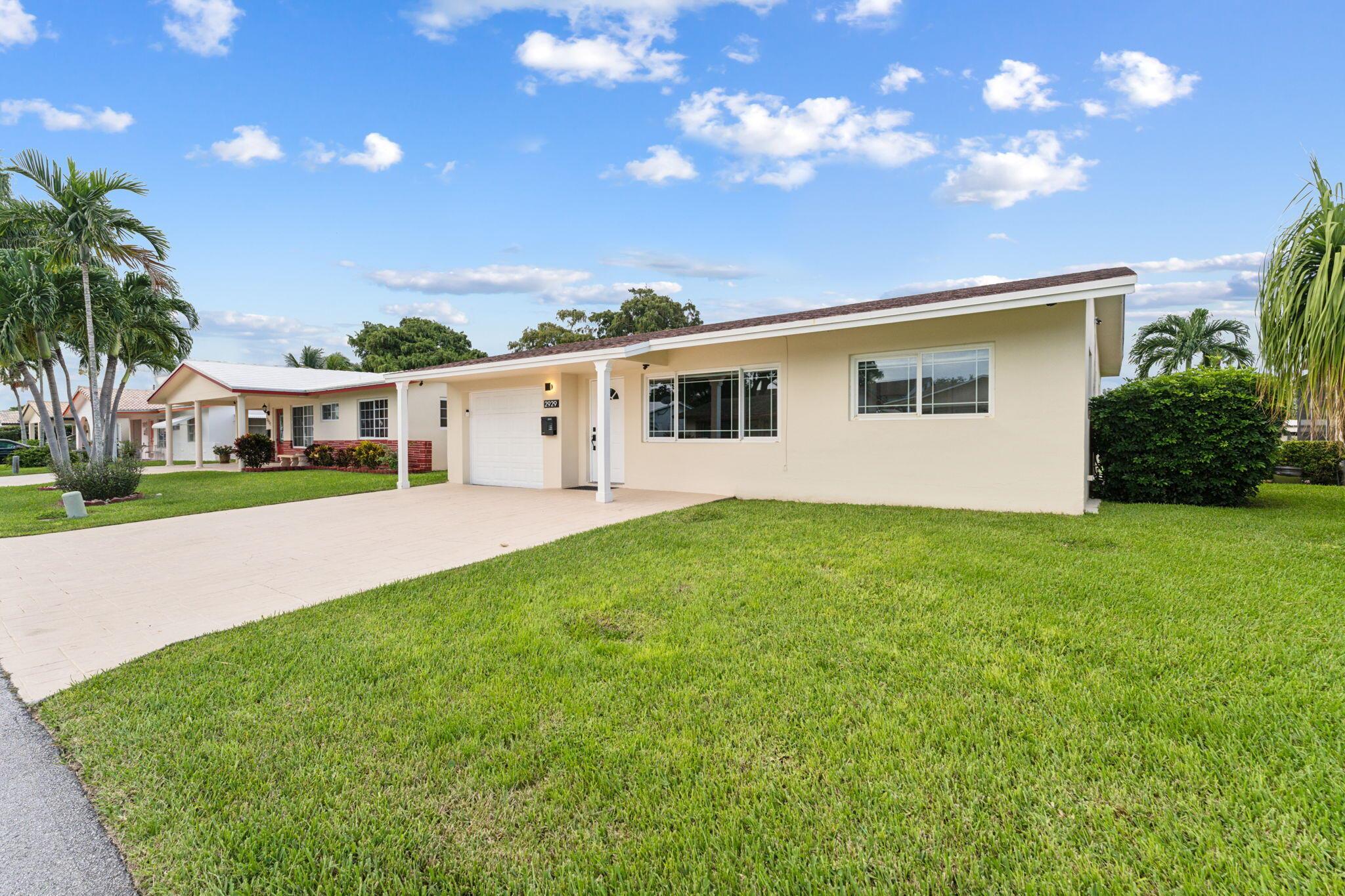 TAMARAC LAKES SOUTH - Residential Lease
