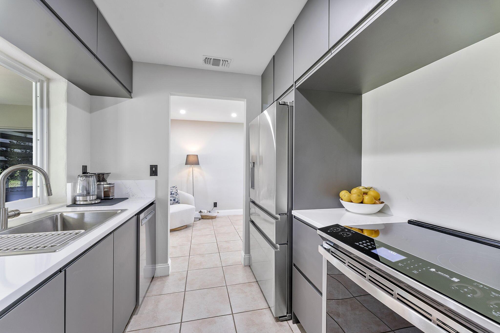 TAMARAC LAKES SOUTH - Residential Lease