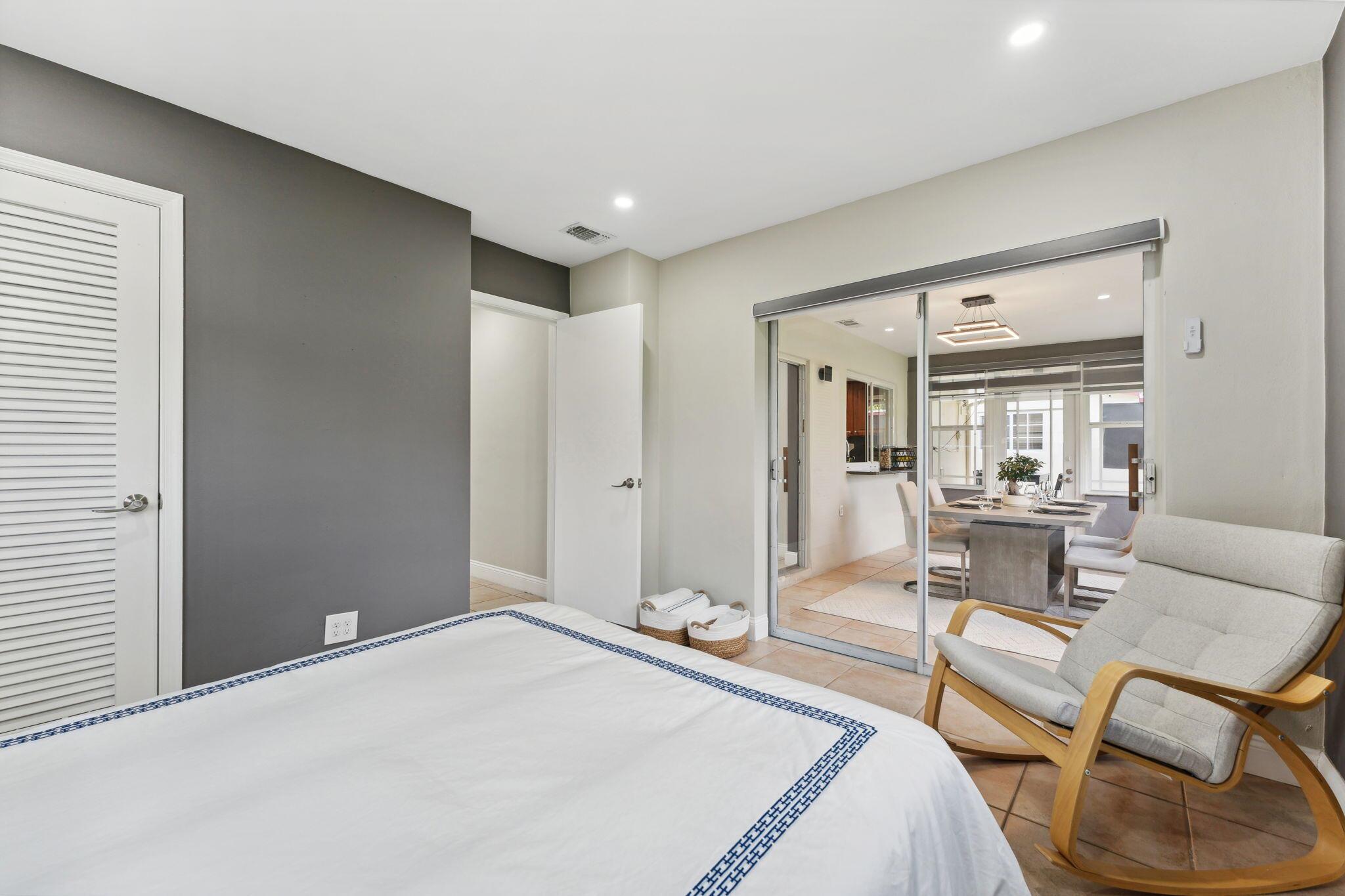 TAMARAC LAKES SOUTH - Residential Lease