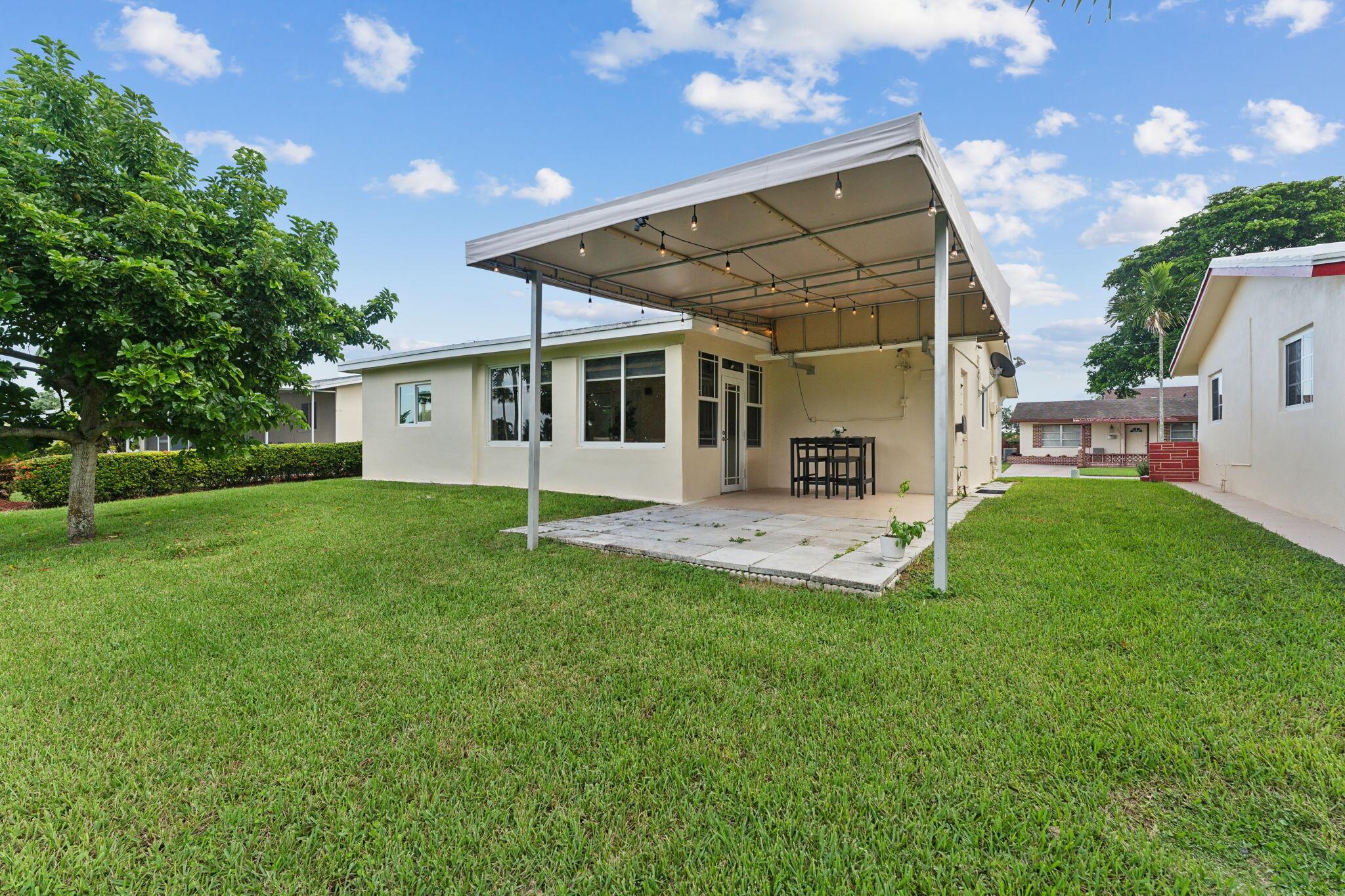 TAMARAC LAKES SOUTH - Residential Lease